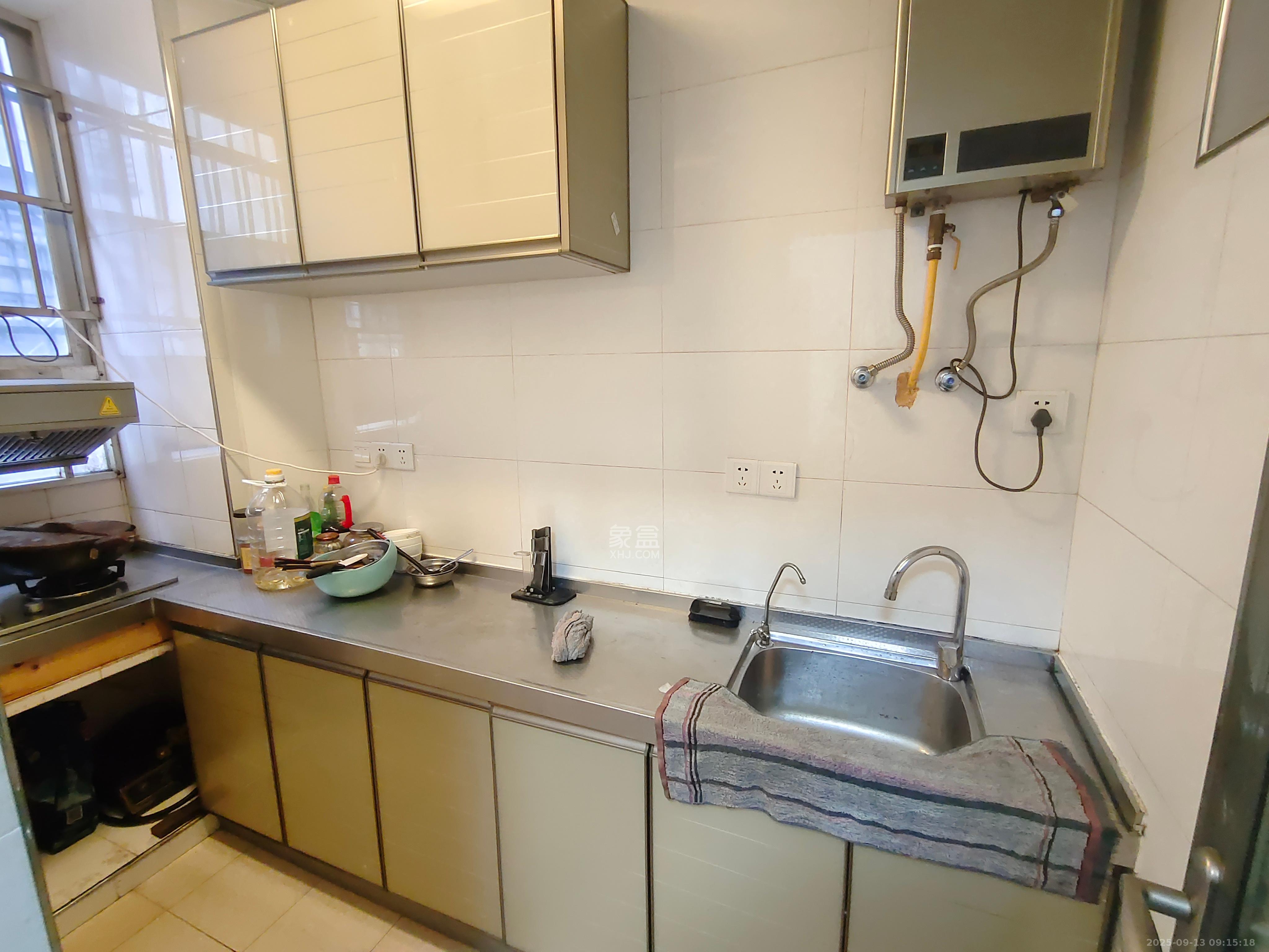 星沙一区 2室2厅1卫 1300.0元/月 星沙一区 2室2厅1卫 1300.0元/月室内图