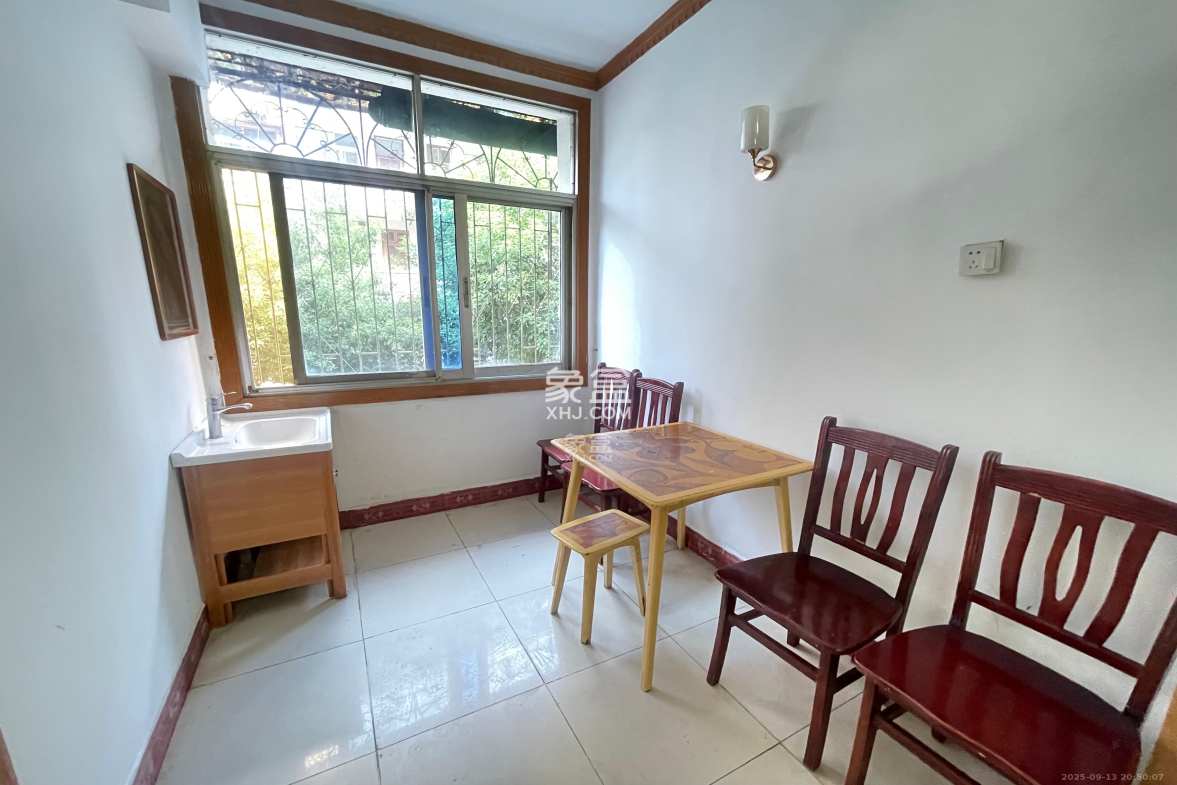 建工集团单位房 3室1厅1卫 2200.0元/月 建工集团单位房 3室1厅1卫 2200.0元/月室内图