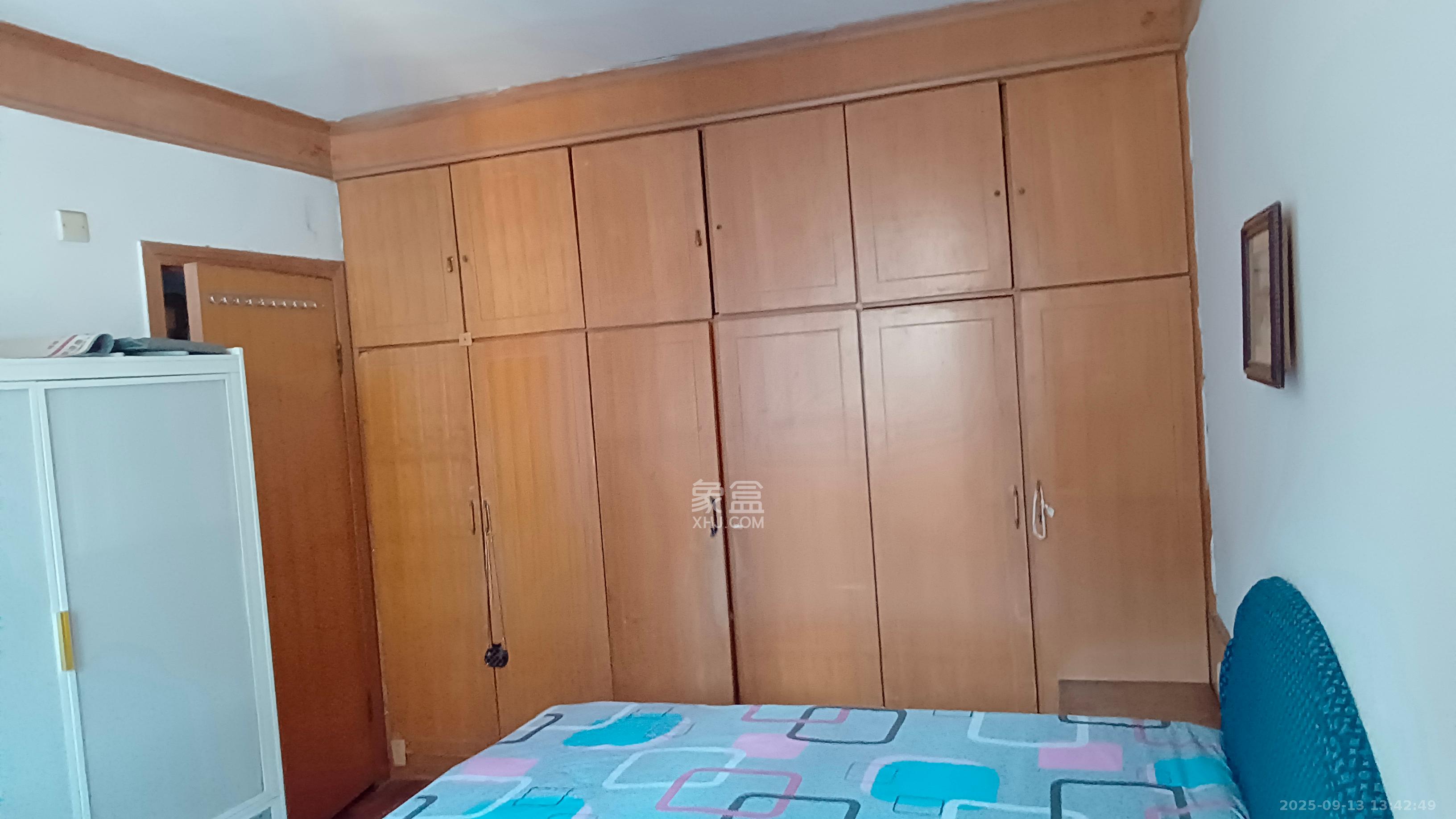 下民航宿舍  3室1厅1卫    1800.0元/月 下民航宿舍  3室1厅1卫    1800.0元/月室内图