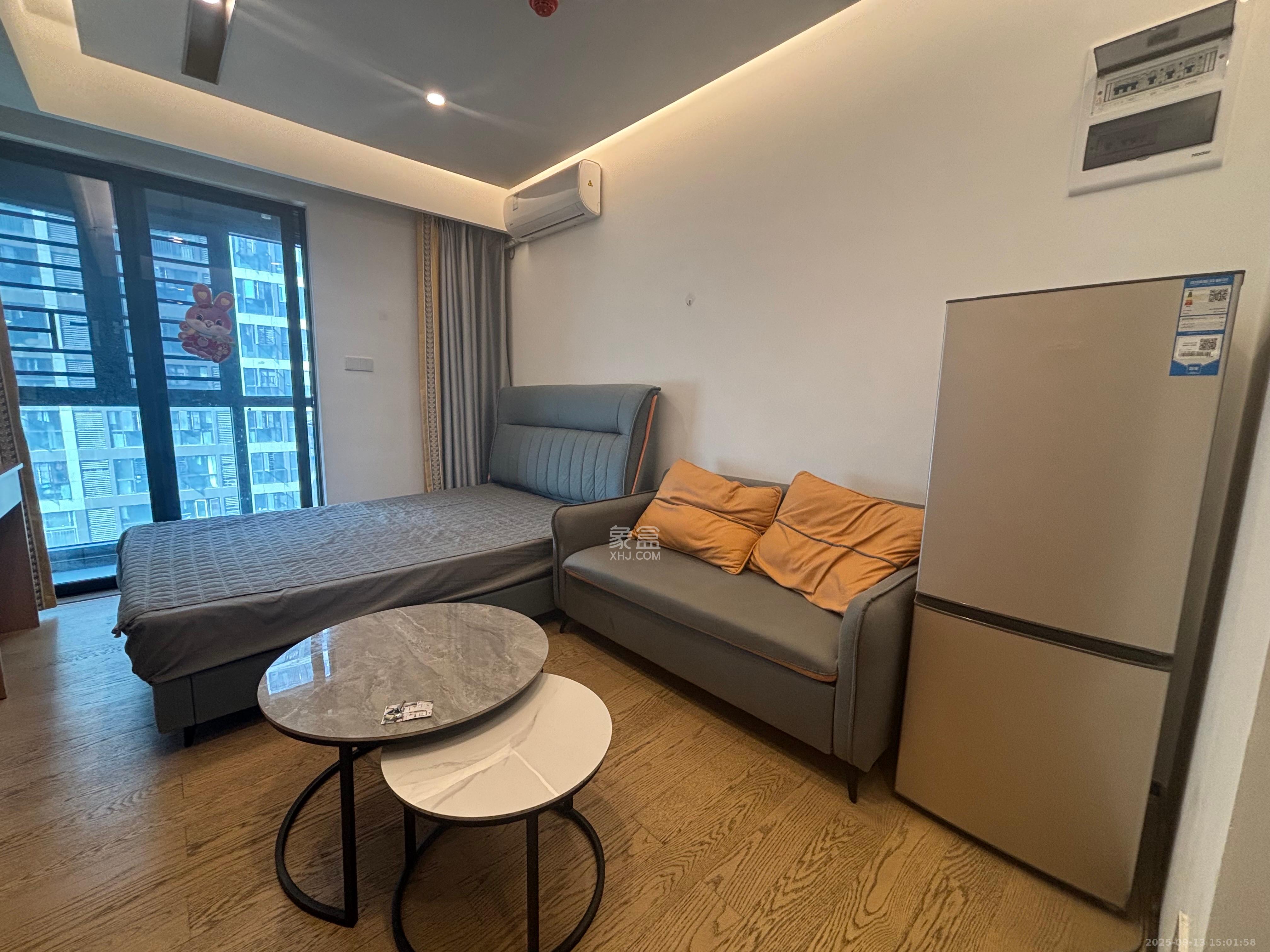 万科金色梦想D区 1室1厅1卫 1800.0元/月 万科金色梦想D区 1室1厅1卫 1800.0元/月室内图