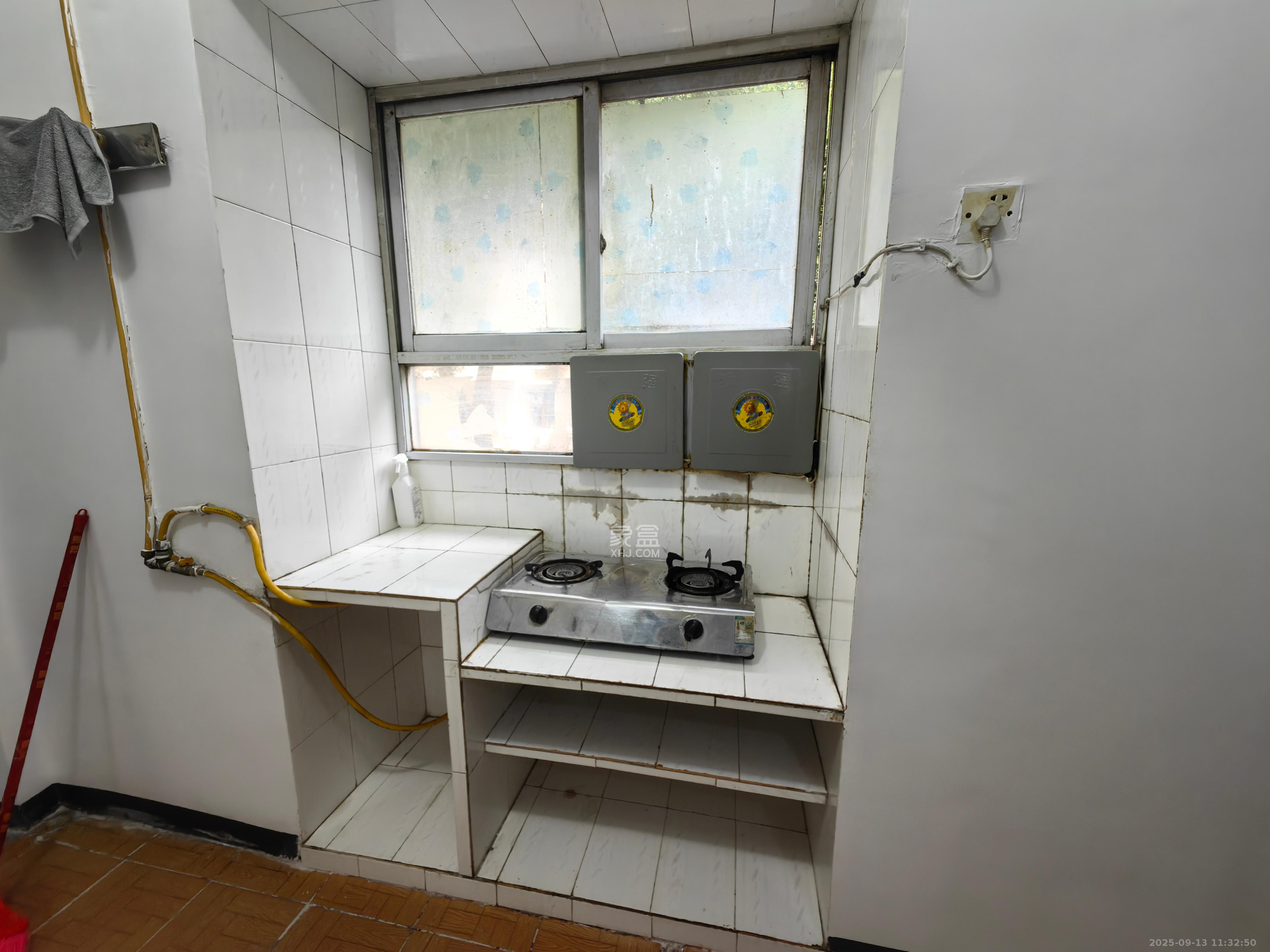 人民新村  2室1厅1卫    1300.0元/月室内图