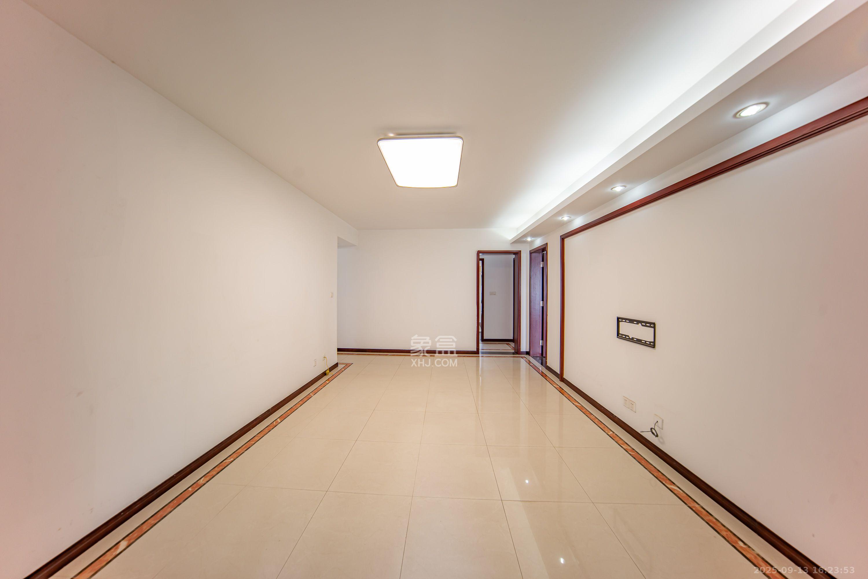 中海国际二期  3室2厅1卫    2000.0元/月室内图