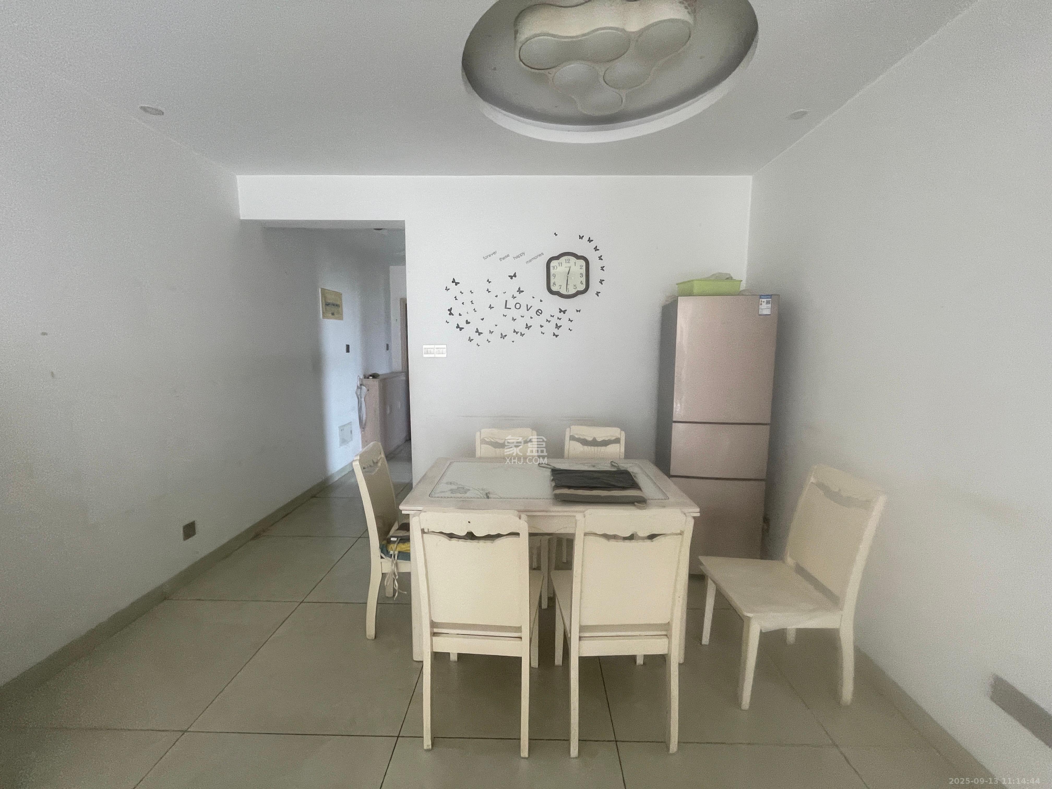 保利花园  2室2厅1卫    2000.0元/月 保利花园  2室2厅1卫    2000.0元/月室内图