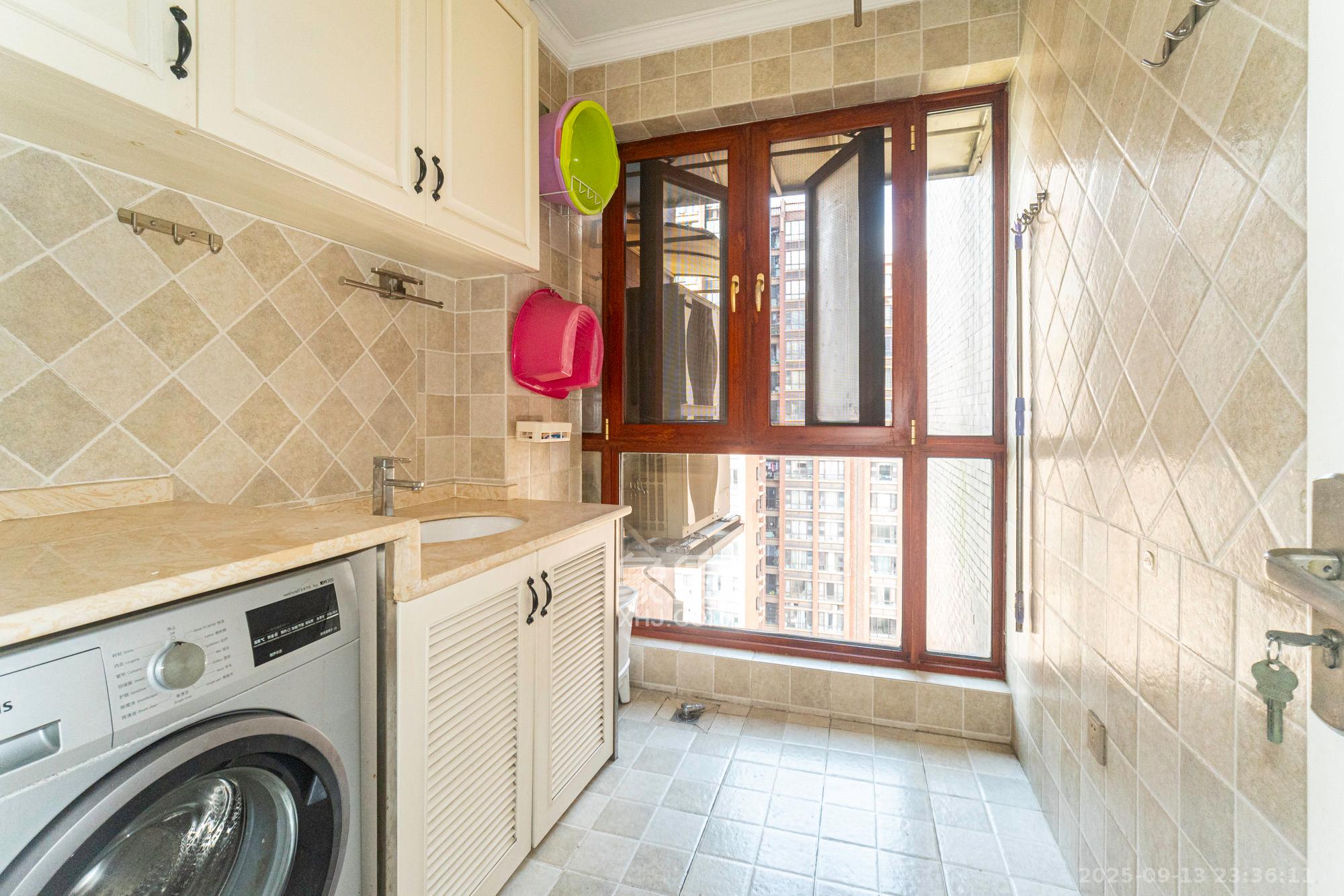 金色溪泉湾 3室2厅2卫 126.0万 金色溪泉湾 3室2厅2卫 126.0万其他