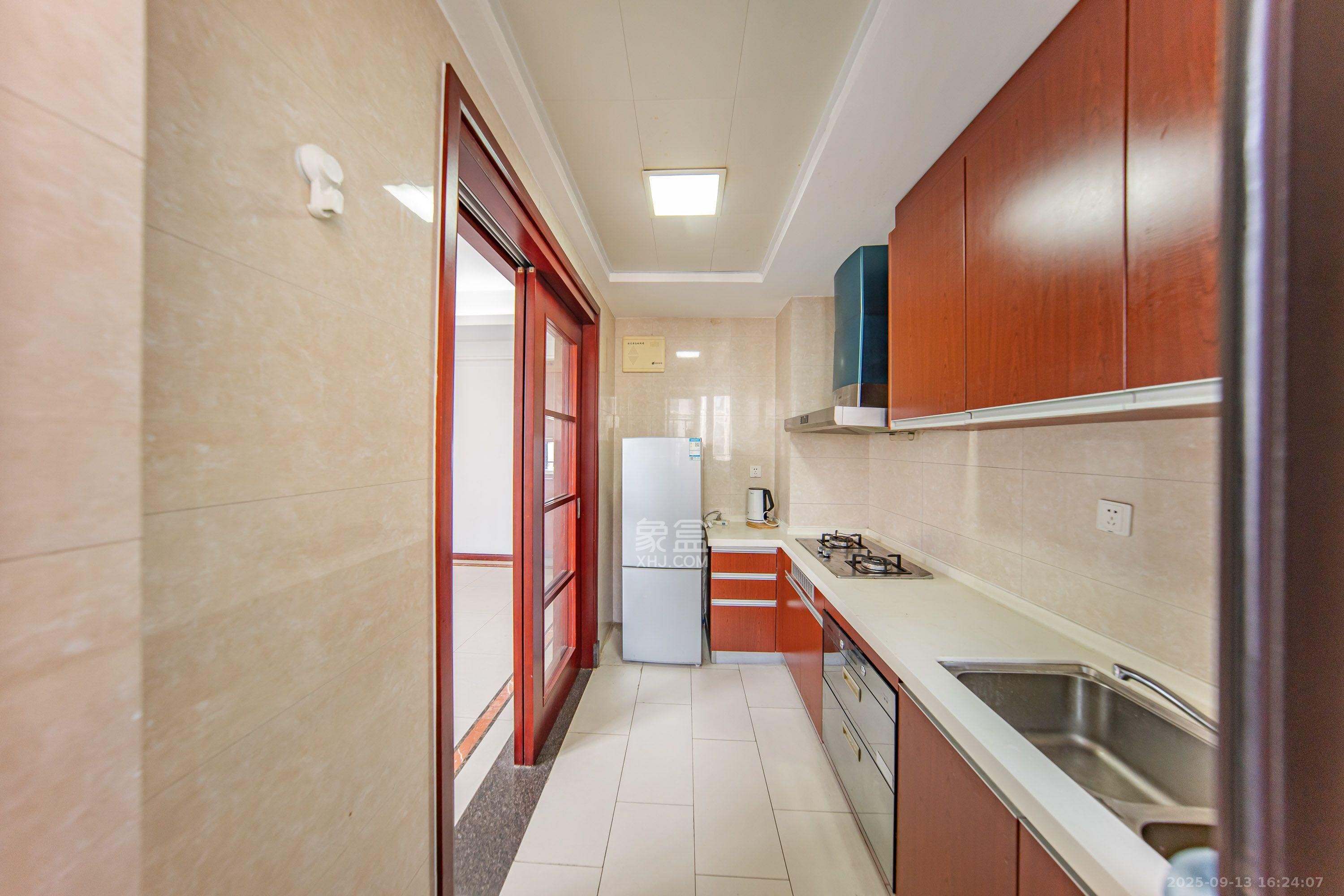 中海国际二期  3室2厅1卫    2000.0元/月室内图