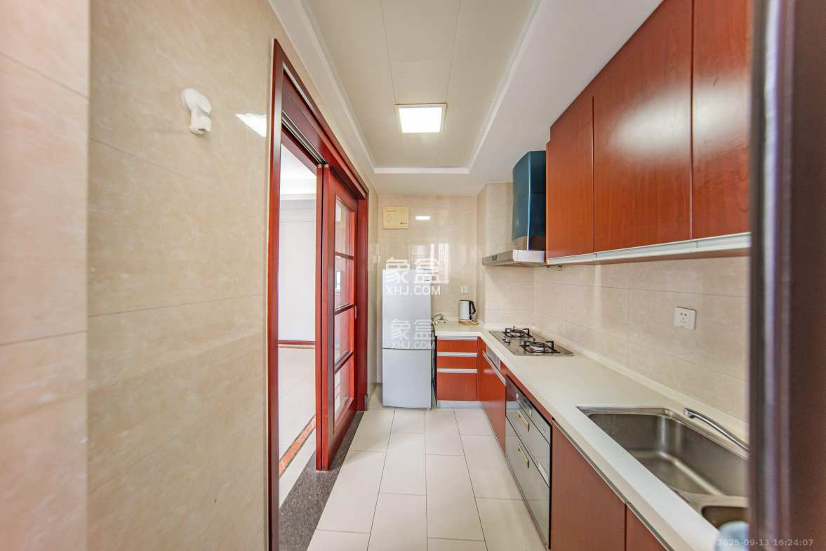 中海国际二期  3室2厅1卫    2000.0元/月 中海国际二期  3室2厅1卫    2000.0元/月室内图