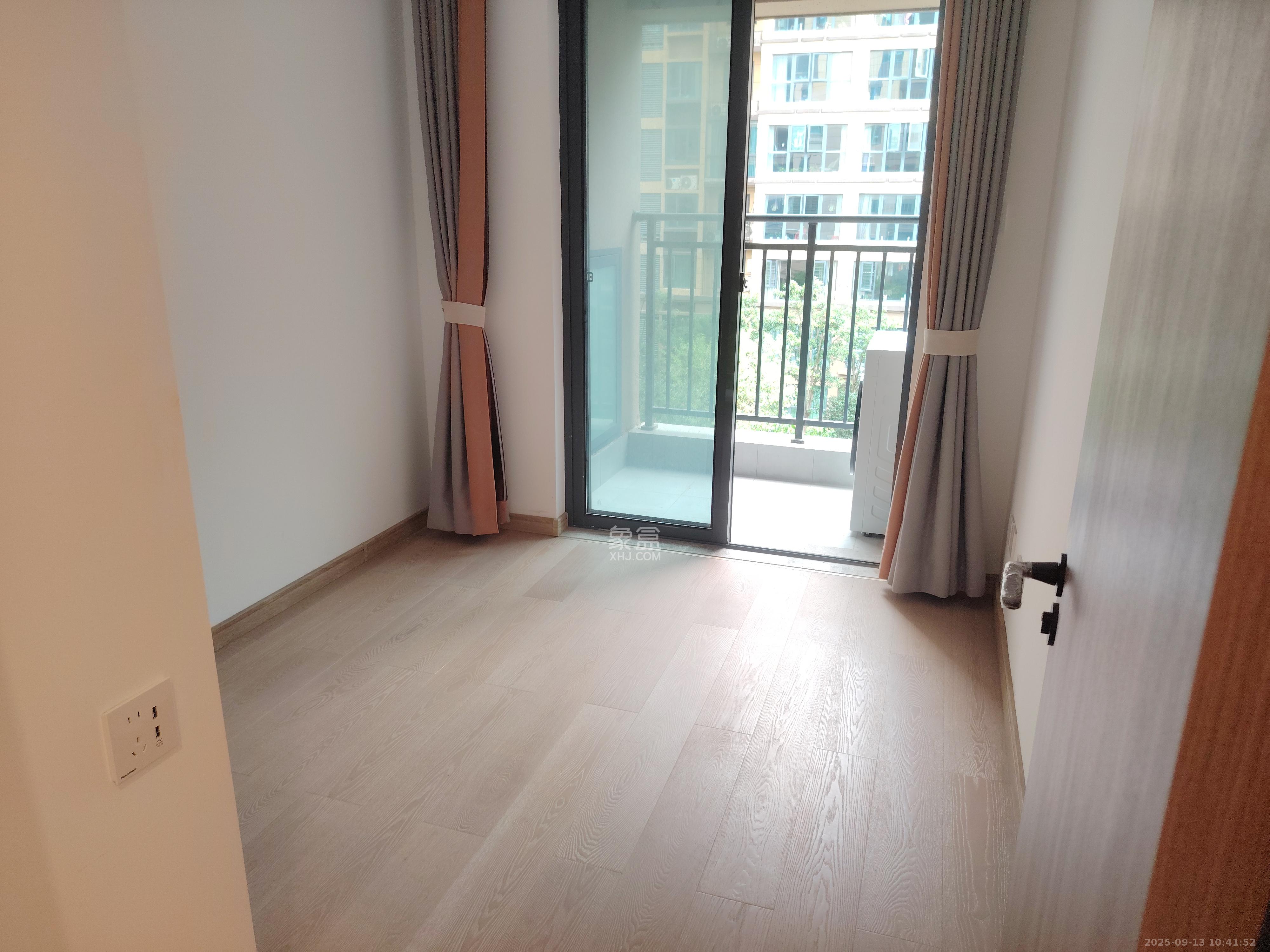 澳海月亮湾 4室2厅2卫 2000.0元/月 澳海月亮湾 4室2厅2卫 2000.0元/月室内图