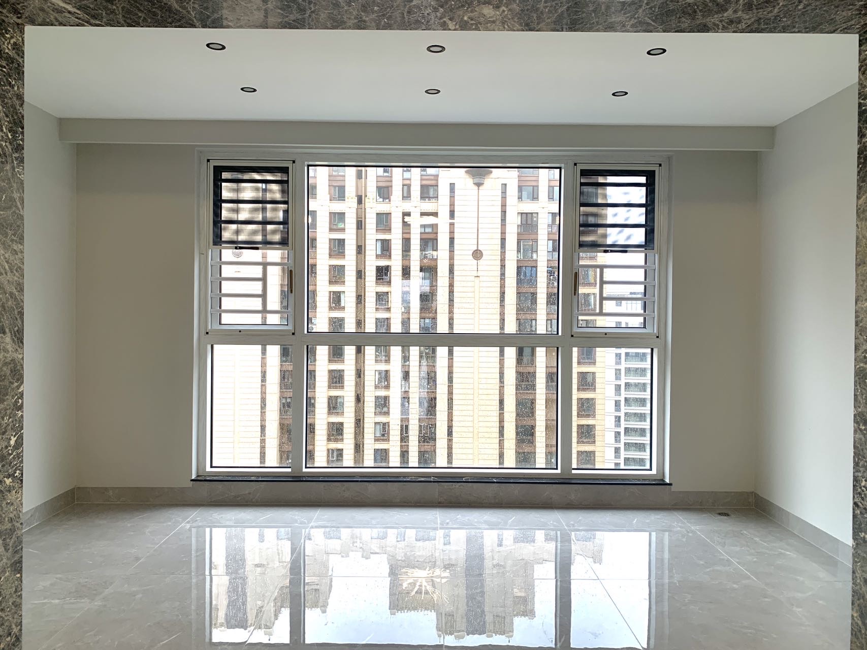 海航豪庭南苑 4室2厅3卫 570.0万 海航豪庭南苑 4室2厅3卫 570.0万室内图