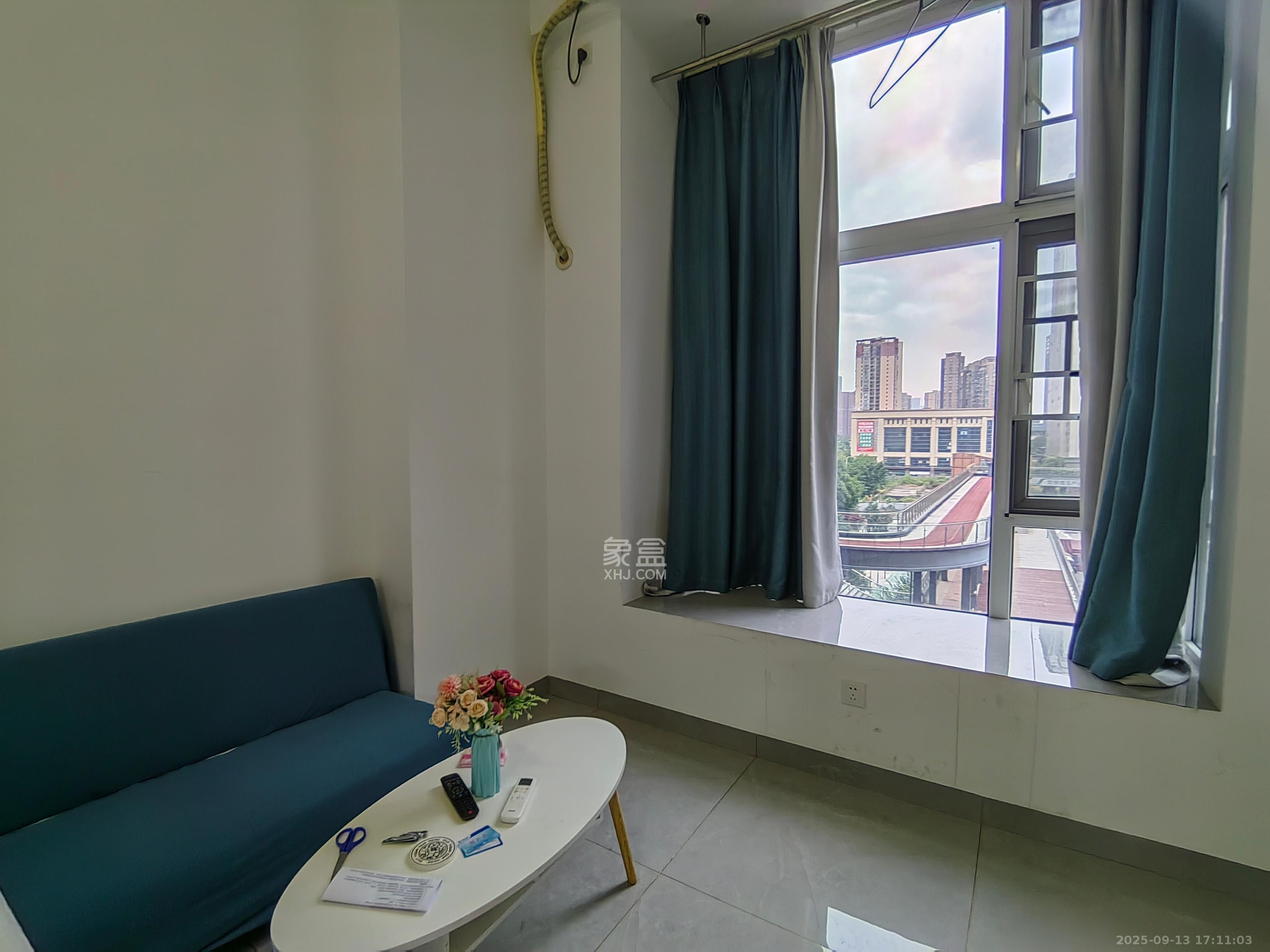 芙蓉万国城MOMA(卓越汇富苑) 1室1厅1卫 1400.0元/月 芙蓉万国城MOMA(卓越汇富苑) 1室1厅1卫 1400.0元/月室内图