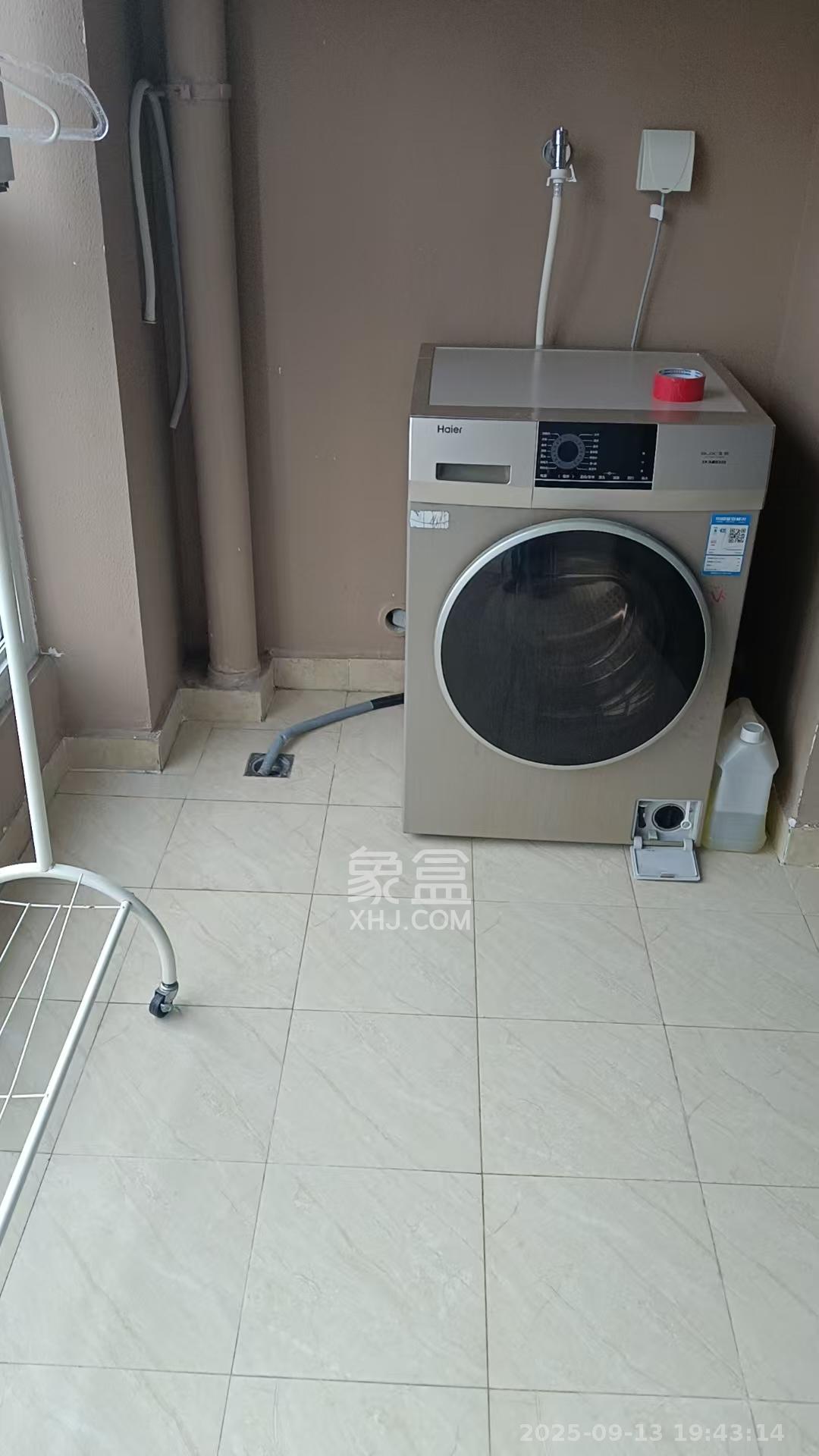 旭辉国际广场(永升商业广场) 3室2厅2卫 3200.0元/月 旭辉国际广场(永升商业广场) 3室2厅2卫 3200.0元/月室内图