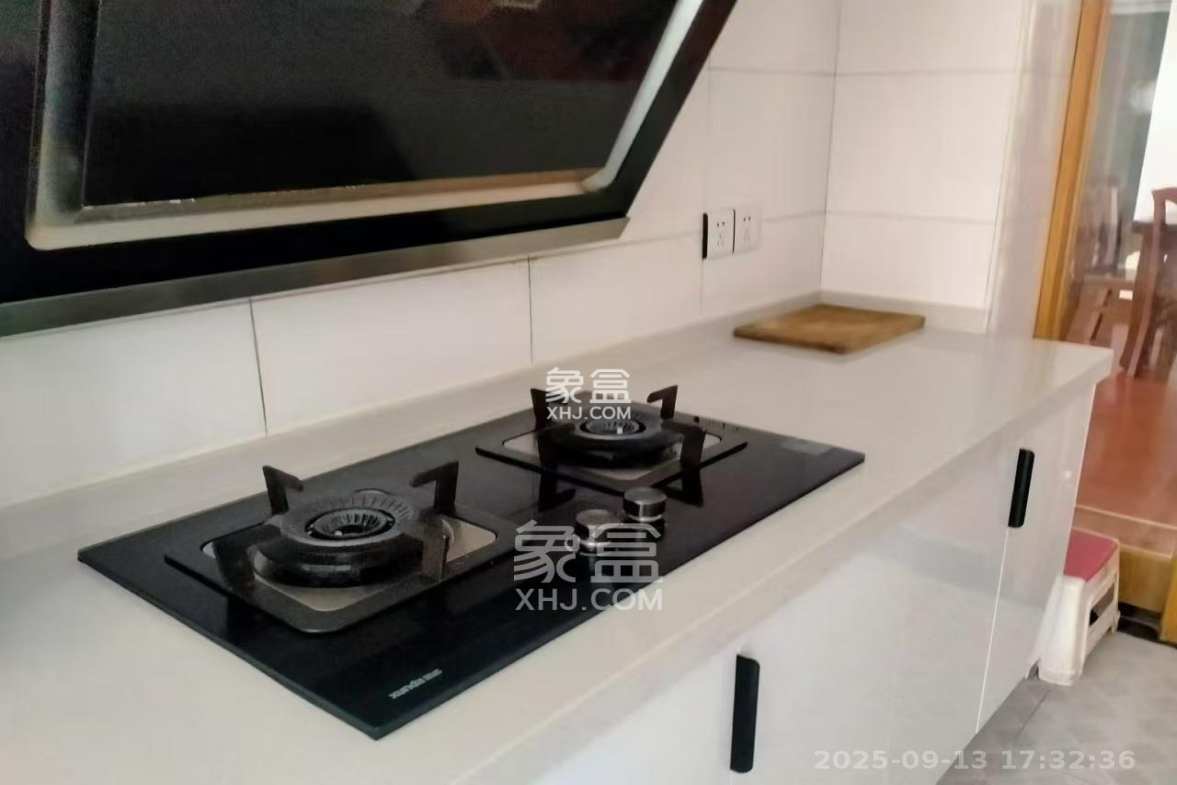 枫华府第 3室2厅1卫 2000.0元/月 枫华府第 3室2厅1卫 2000.0元/月室内图