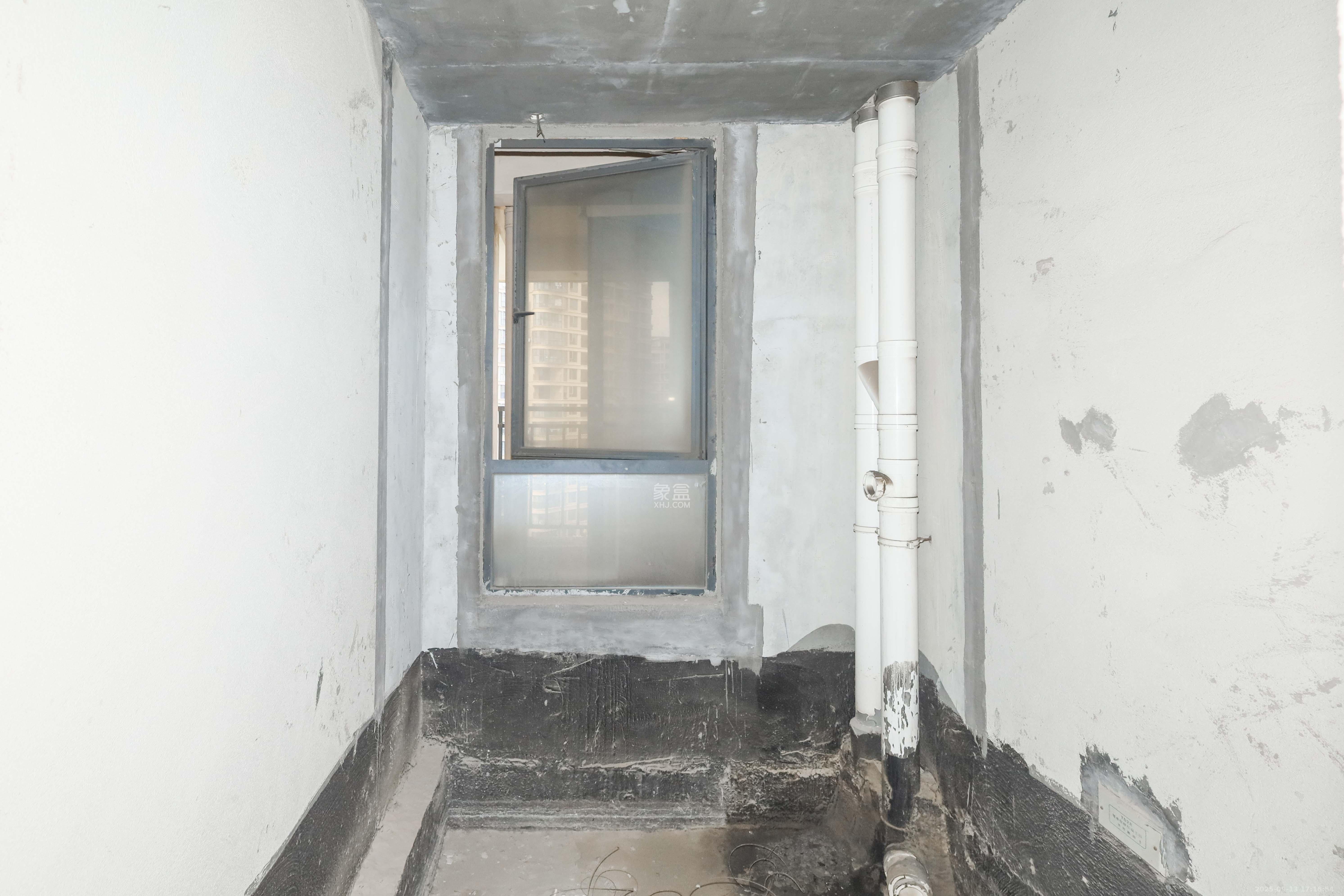 保利麓谷林语C区 3室2厅2卫 130.0万 保利麓谷林语C区 3室2厅2卫 130.0万卫生间