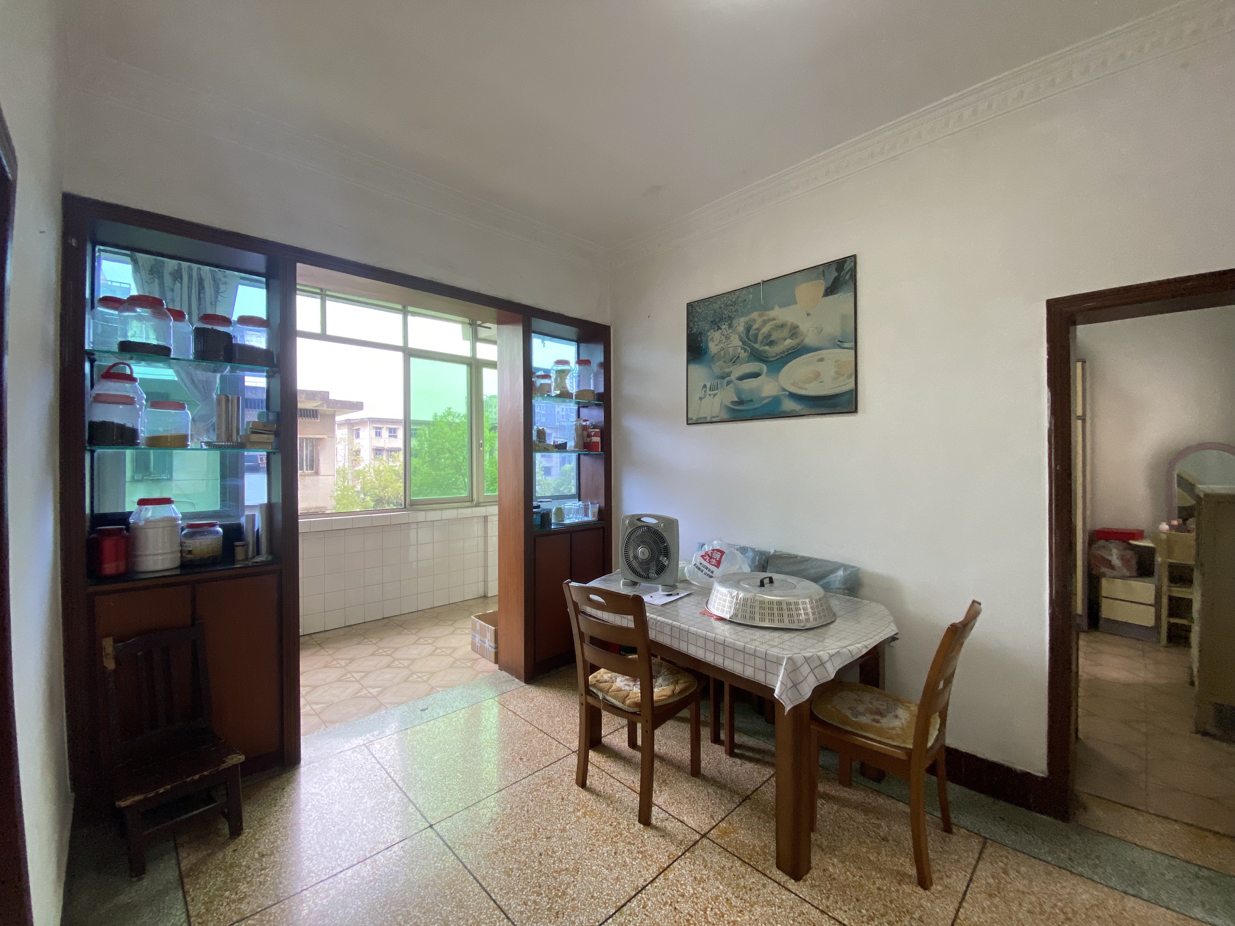 建设银行单位房(海棠社区朝富巷1号) 3室2厅1卫 32.0万 建设银行单位房(海棠社区朝富巷1号) 3室2厅1卫 32.0万室内图