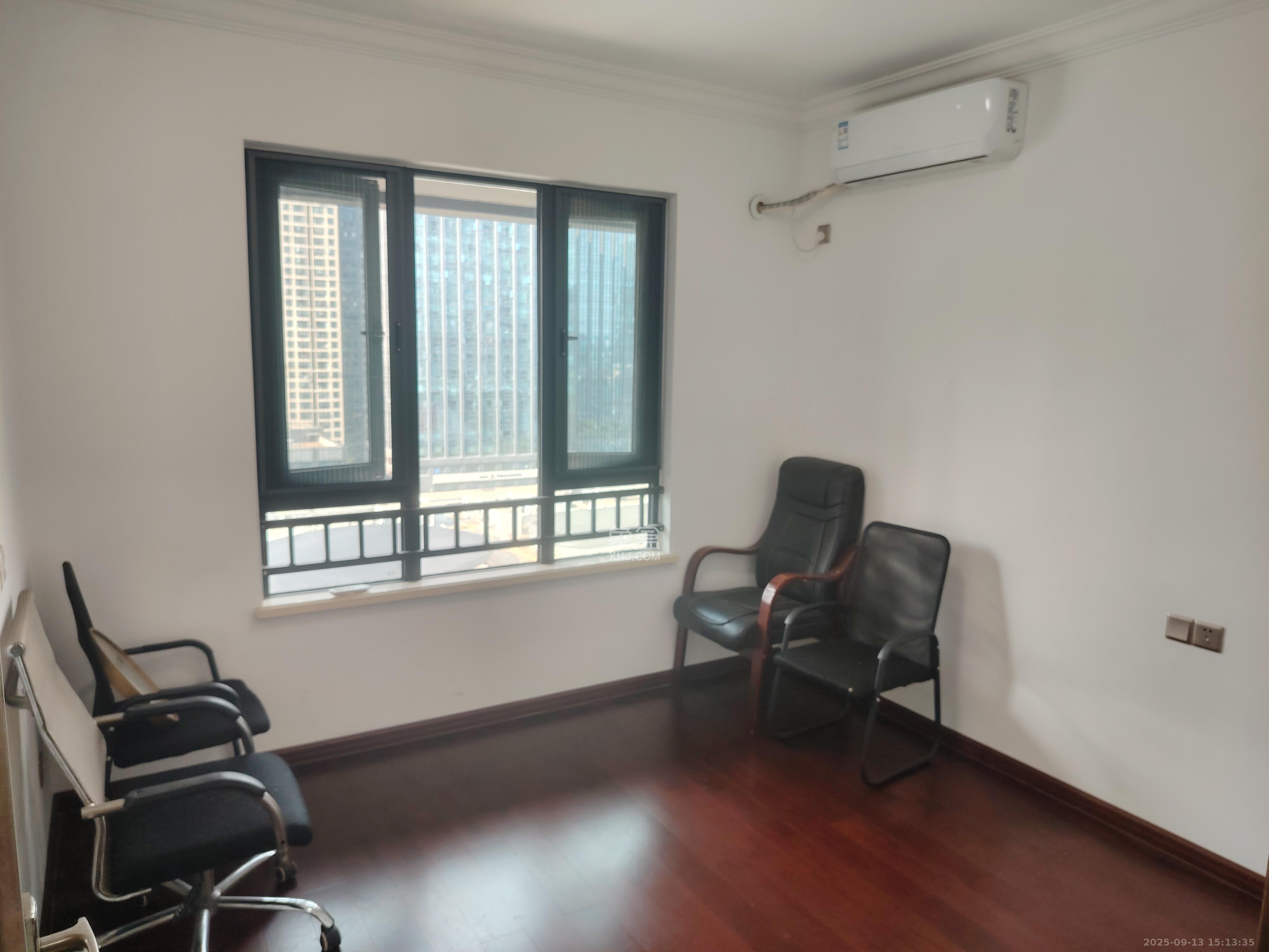 中海阅江府  4室2厅2卫    4500.0元/月 中海阅江府  4室2厅2卫    4500.0元/月室内图