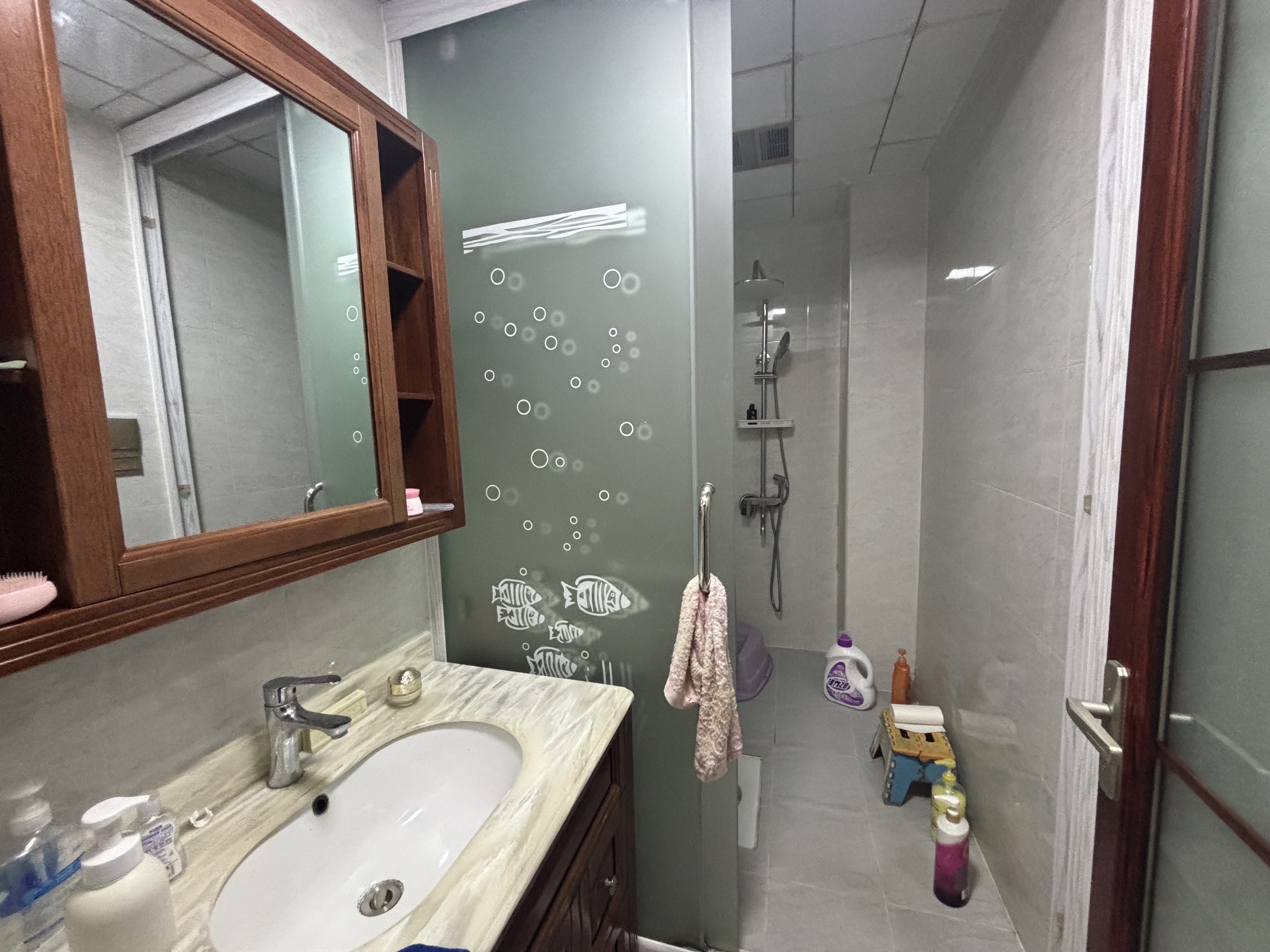 檀香山  3室2厅2卫    2200.0元/月