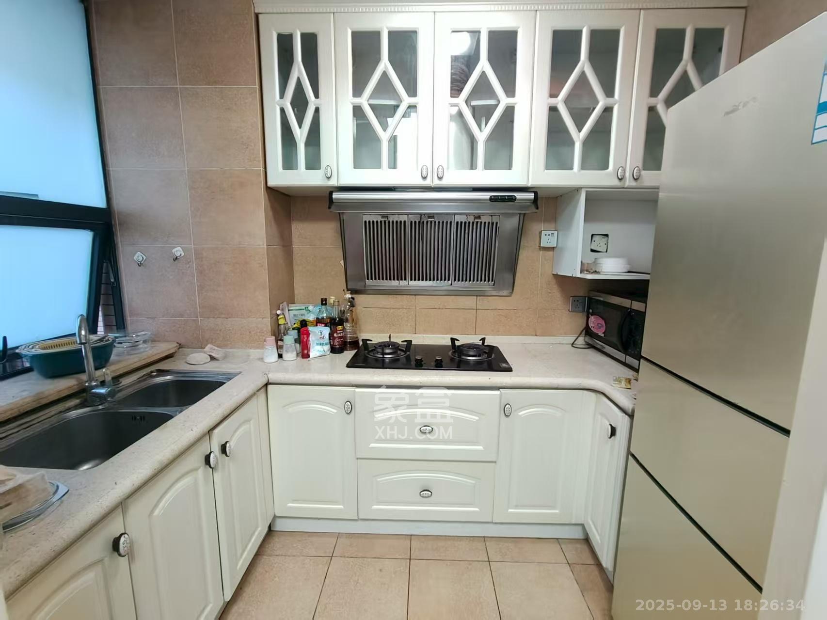 融圣国际  2室2厅1卫    2600.0元/月 融圣国际  2室2厅1卫    2600.0元/月室内图