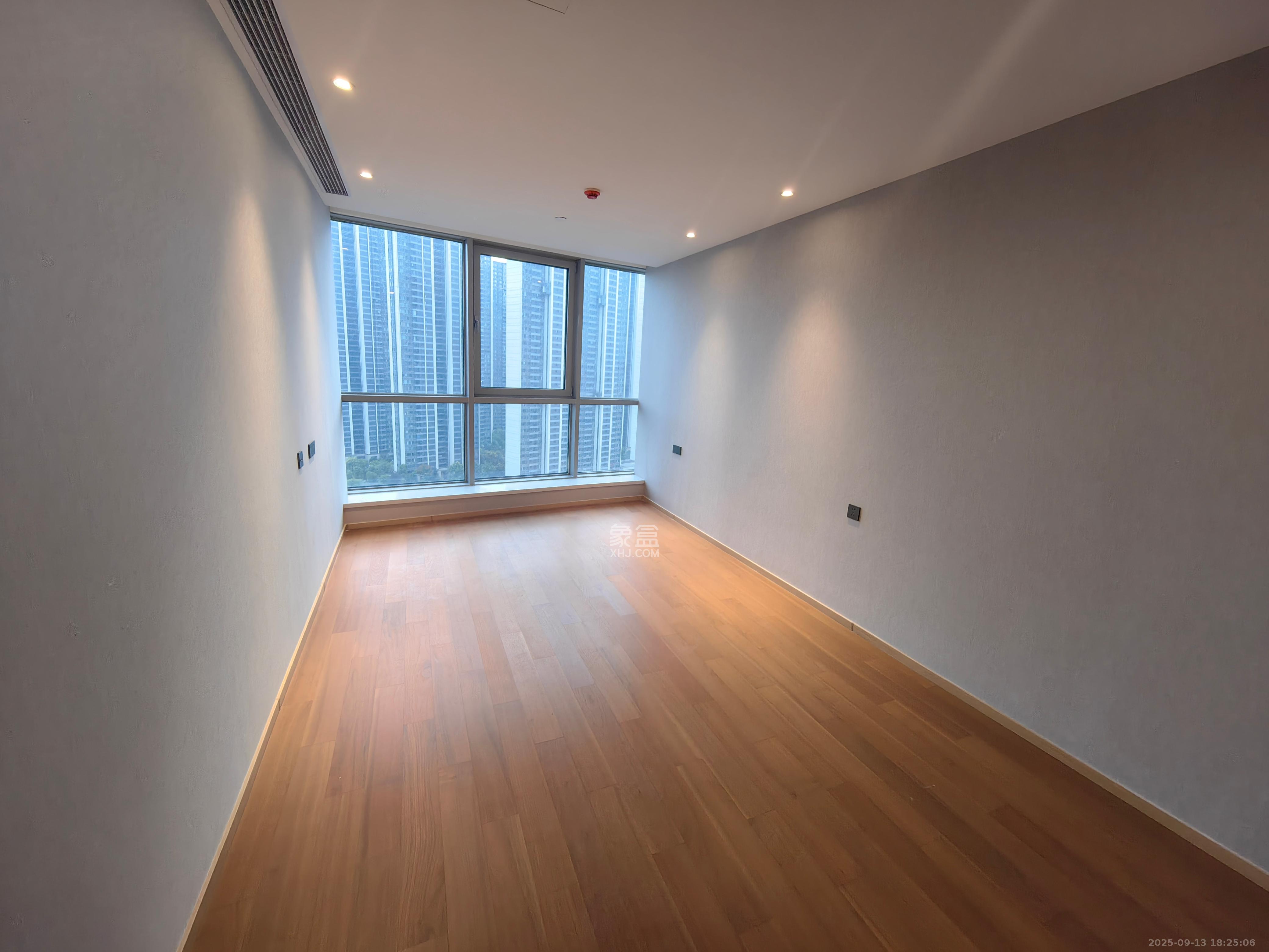 正荣梅溪紫阙台 4室2厅3卫 9000.0元/月 正荣梅溪紫阙台 4室2厅3卫 9000.0元/月室内图