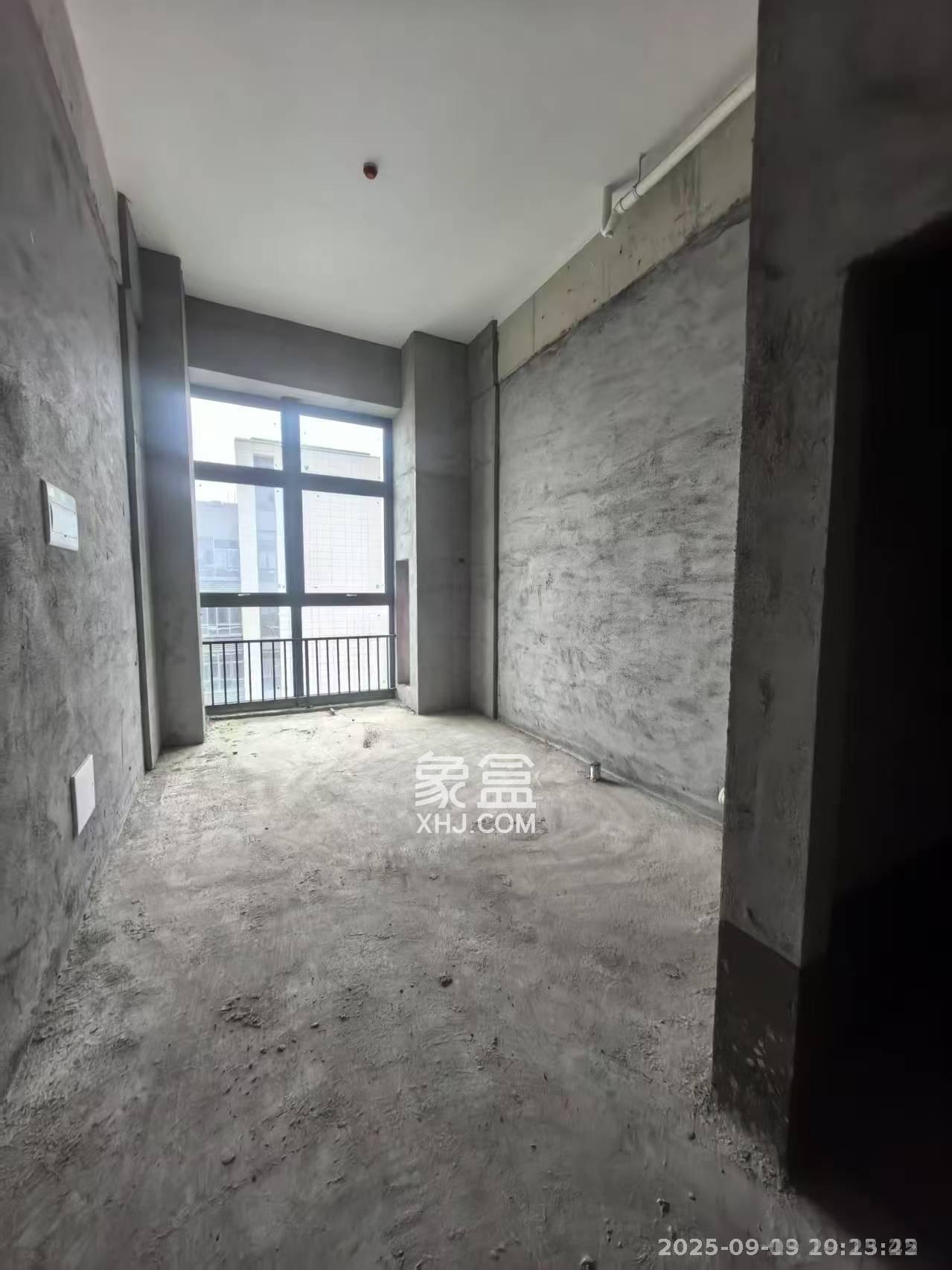 世茂璀璨天城公寓  1室1厅1卫    1200.0元/月室内图