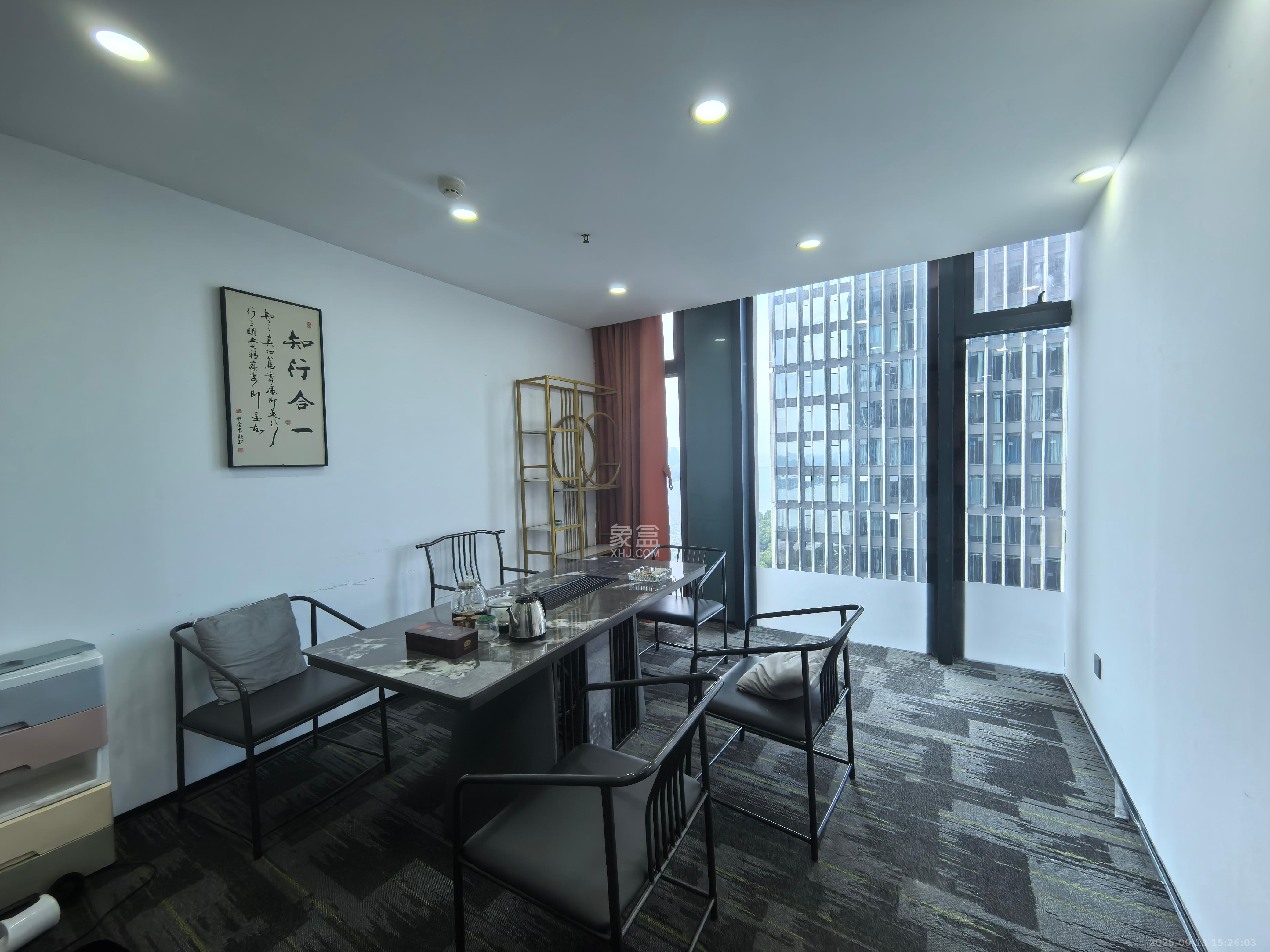 万达广场   228.0㎡      10000.0元/月室内图