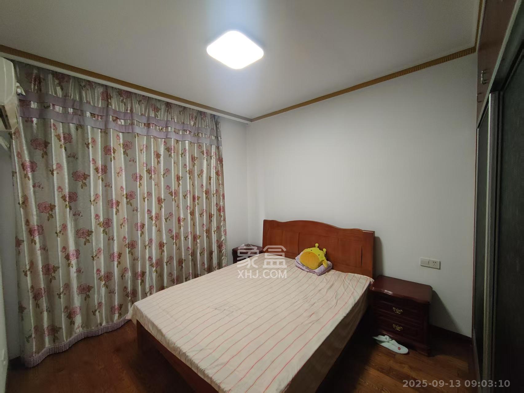 高升小区  4室2厅2卫   2800.00元/月室内图