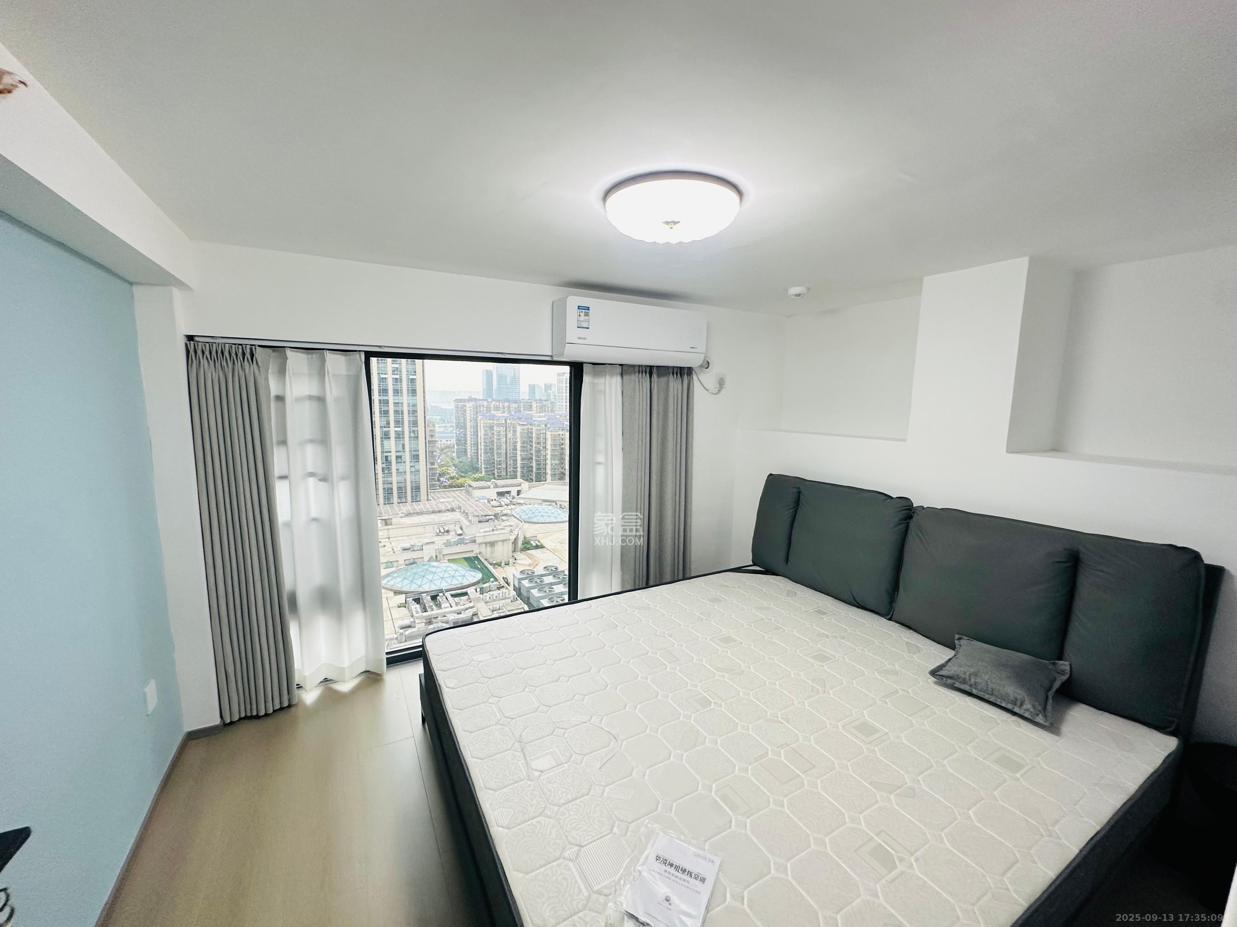 卓越中寰  2室1厅1卫    2700.0元/月室内图