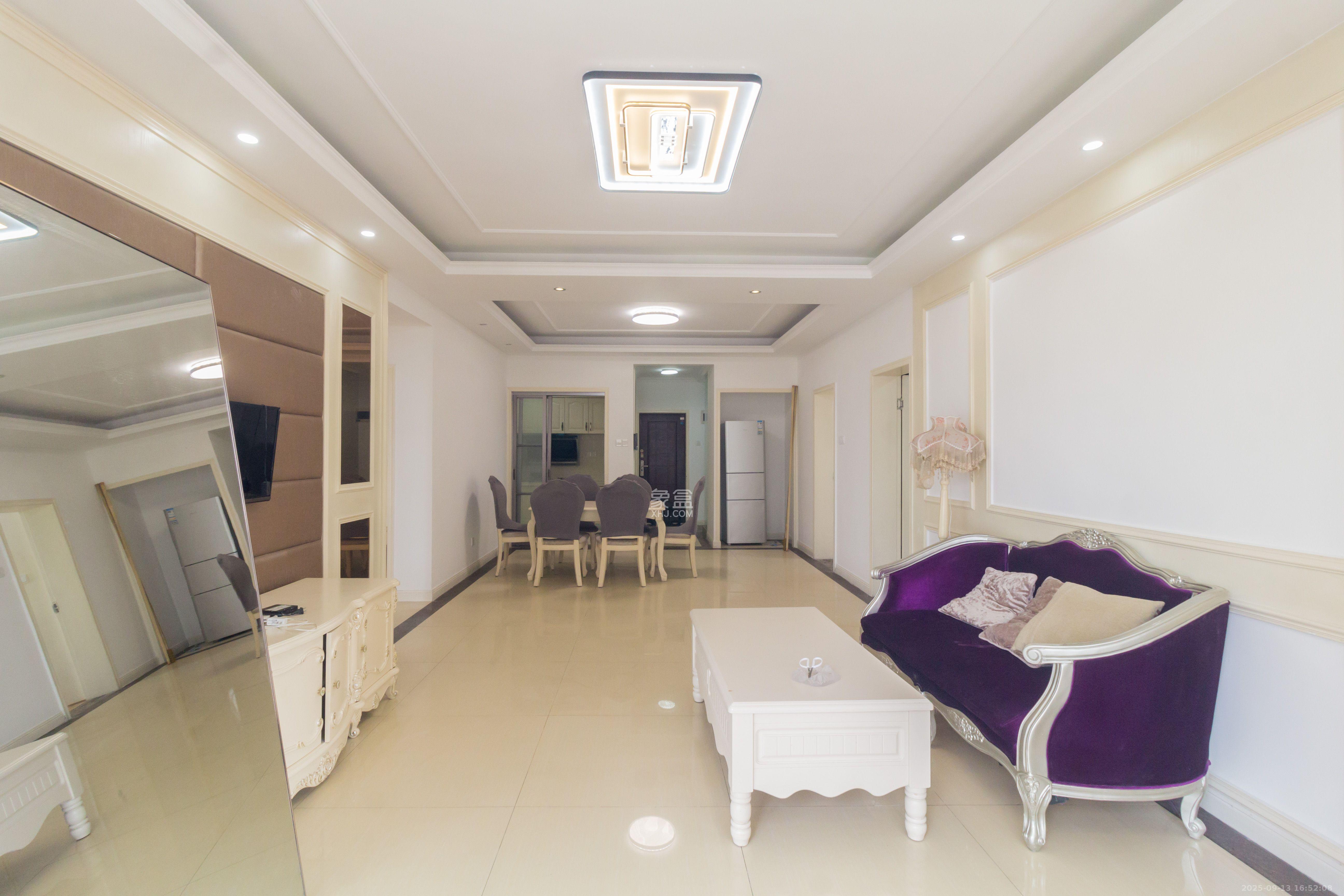 东岸城邦  3室2厅2卫    2500.0元/月室内图