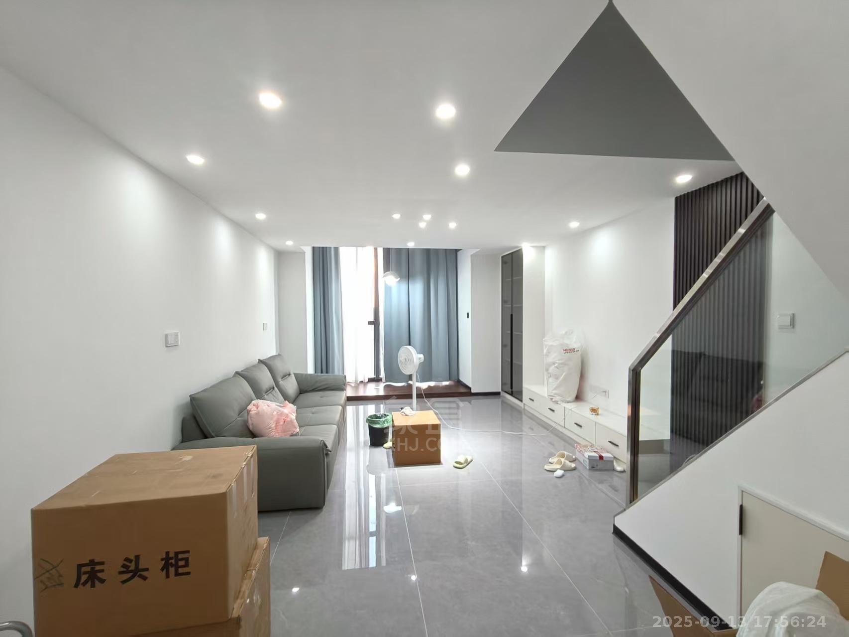 未来云环球中心  1室0厅0卫    2800.0元/月