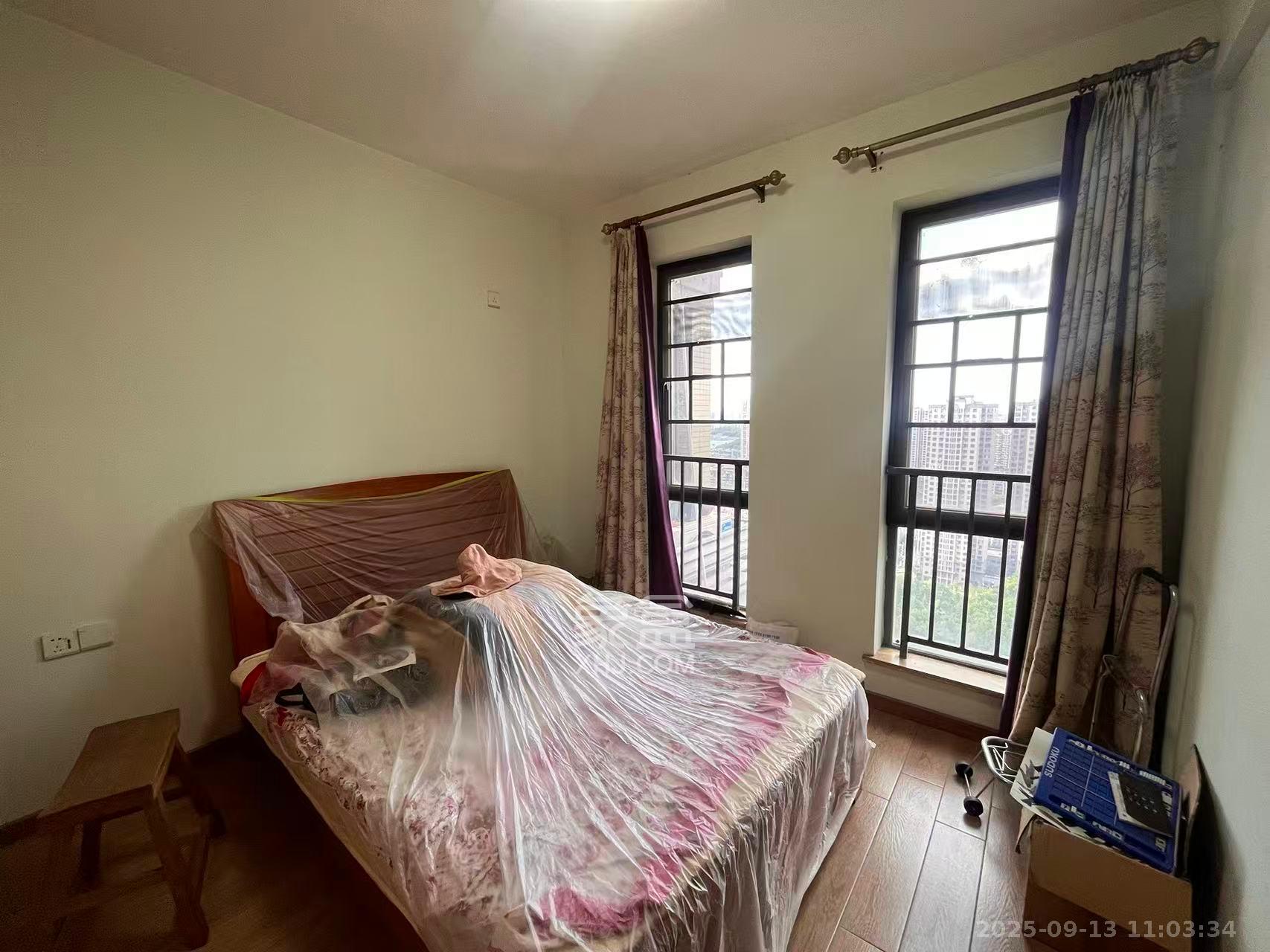 碧桂园南城首府(东宸林海) 4室2厅2卫 2600.0元/月 碧桂园南城首府(东宸林海) 4室2厅2卫 2600.0元/月室内图