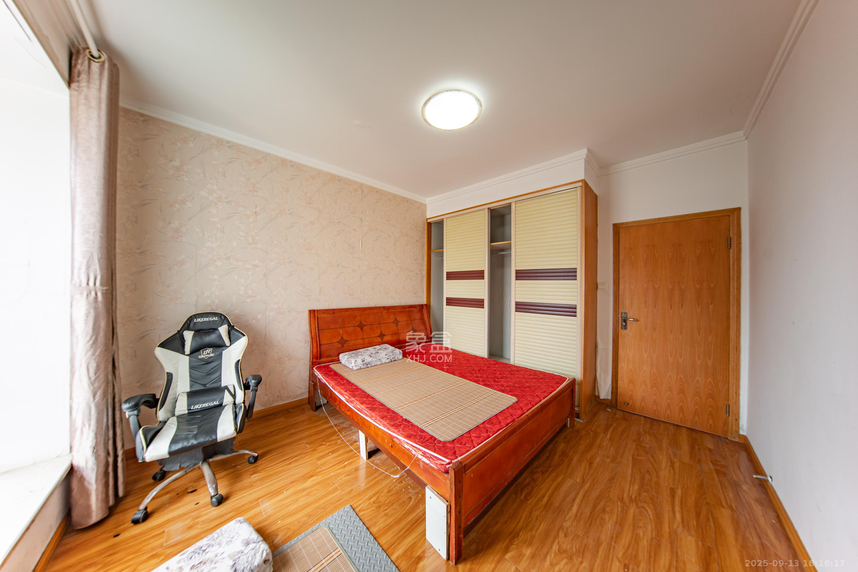 中建麓山和苑 1室2厅1卫 68.0万 中建麓山和苑 1室2厅1卫 68.0万卧室