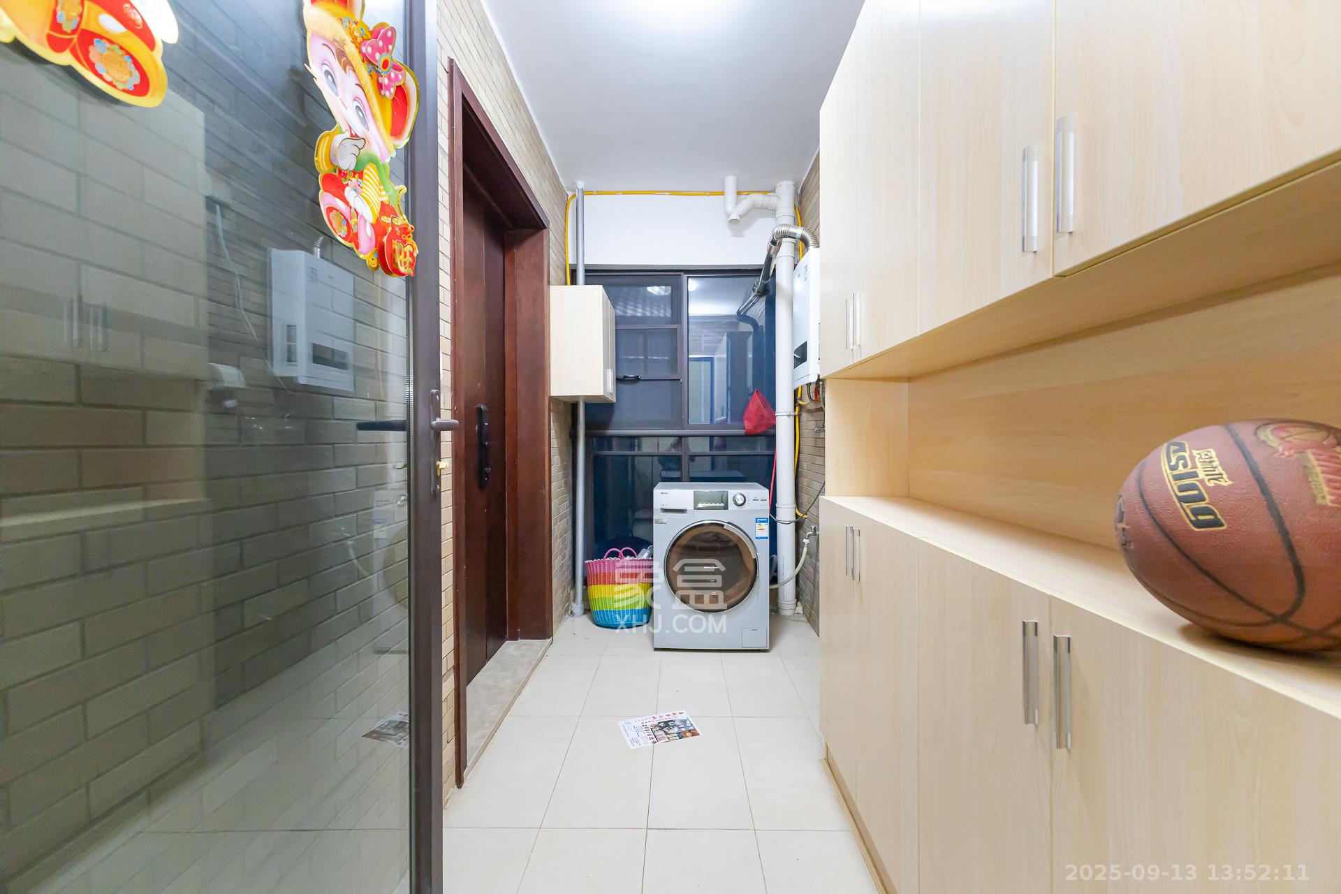 时代倾城一期 3室2厅2卫 71.0万 时代倾城一期 3室2厅2卫 71.0万阳台