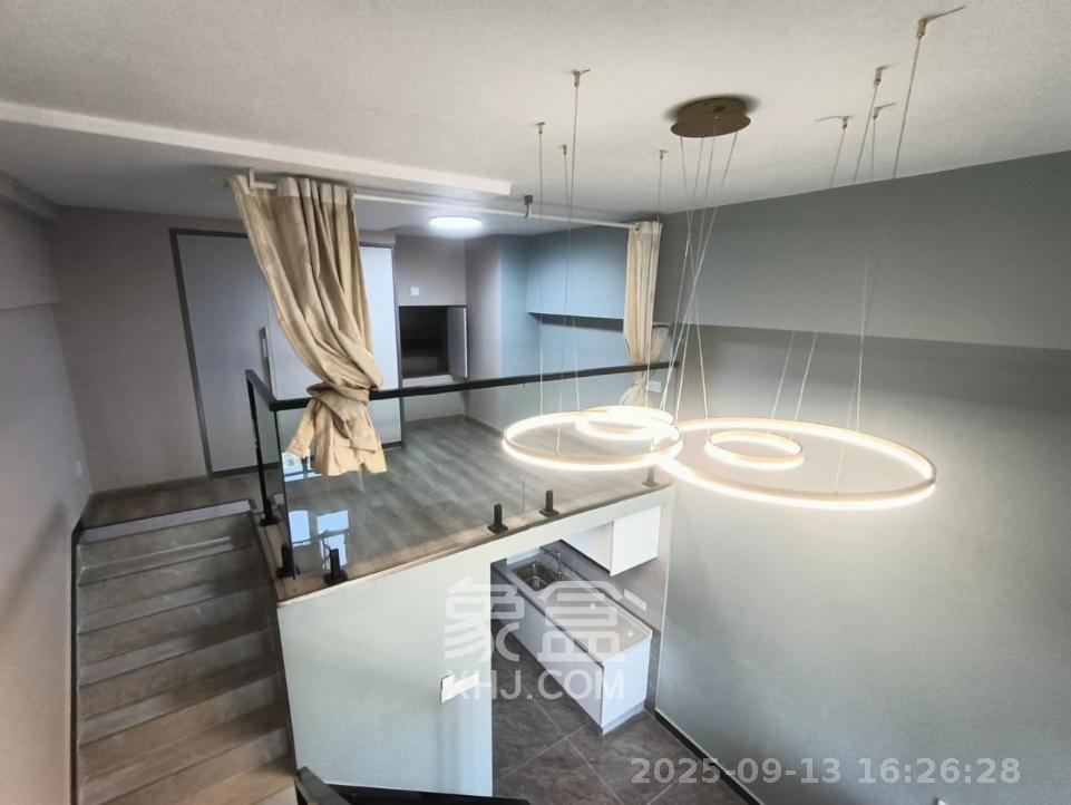 梅溪湖金茂湾  2室1厅1卫    2100.0元/月室内图