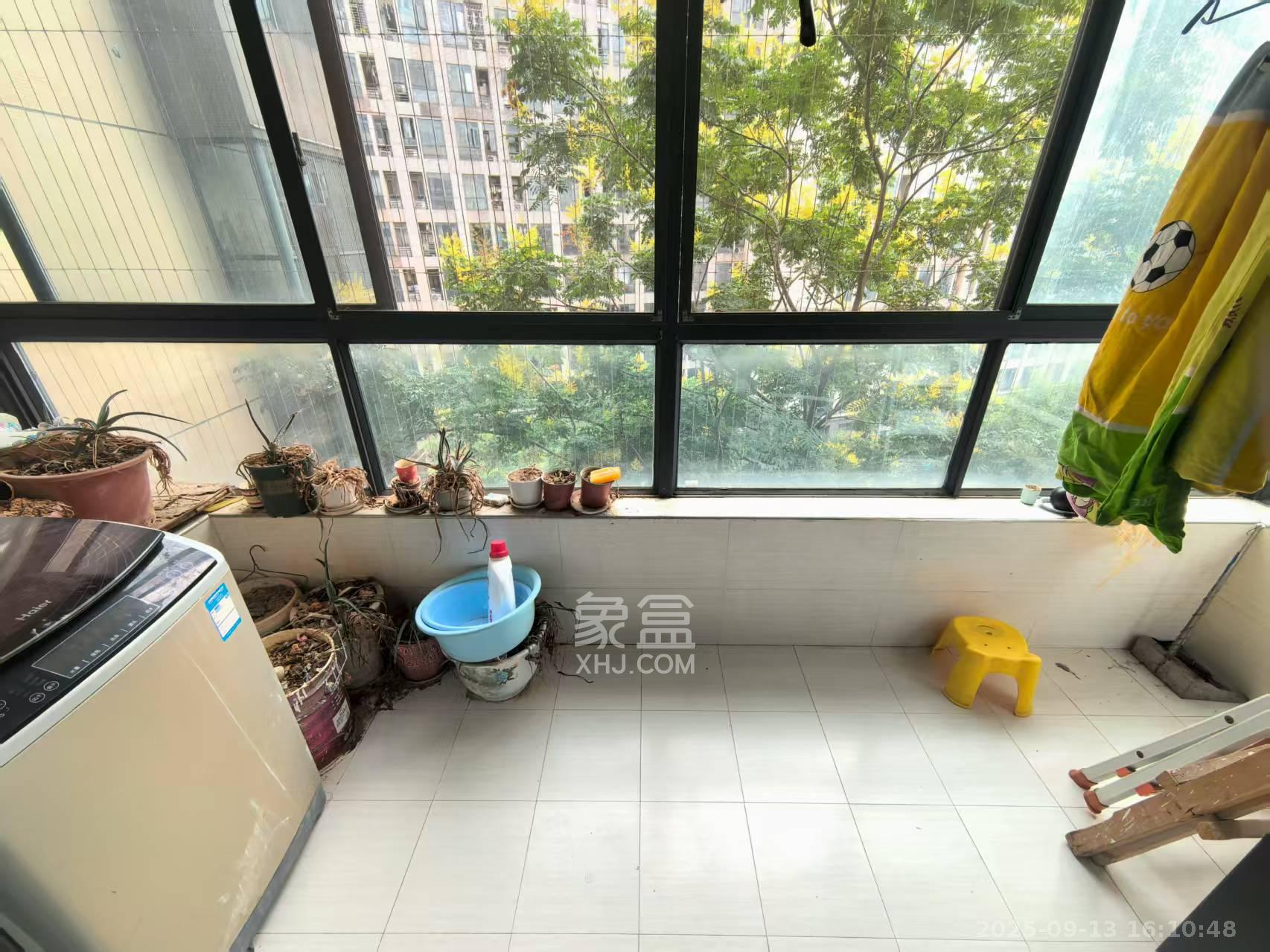 长房时代城 1室2厅1卫 2400.0元/月 长房时代城 1室2厅1卫 2400.0元/月室内图