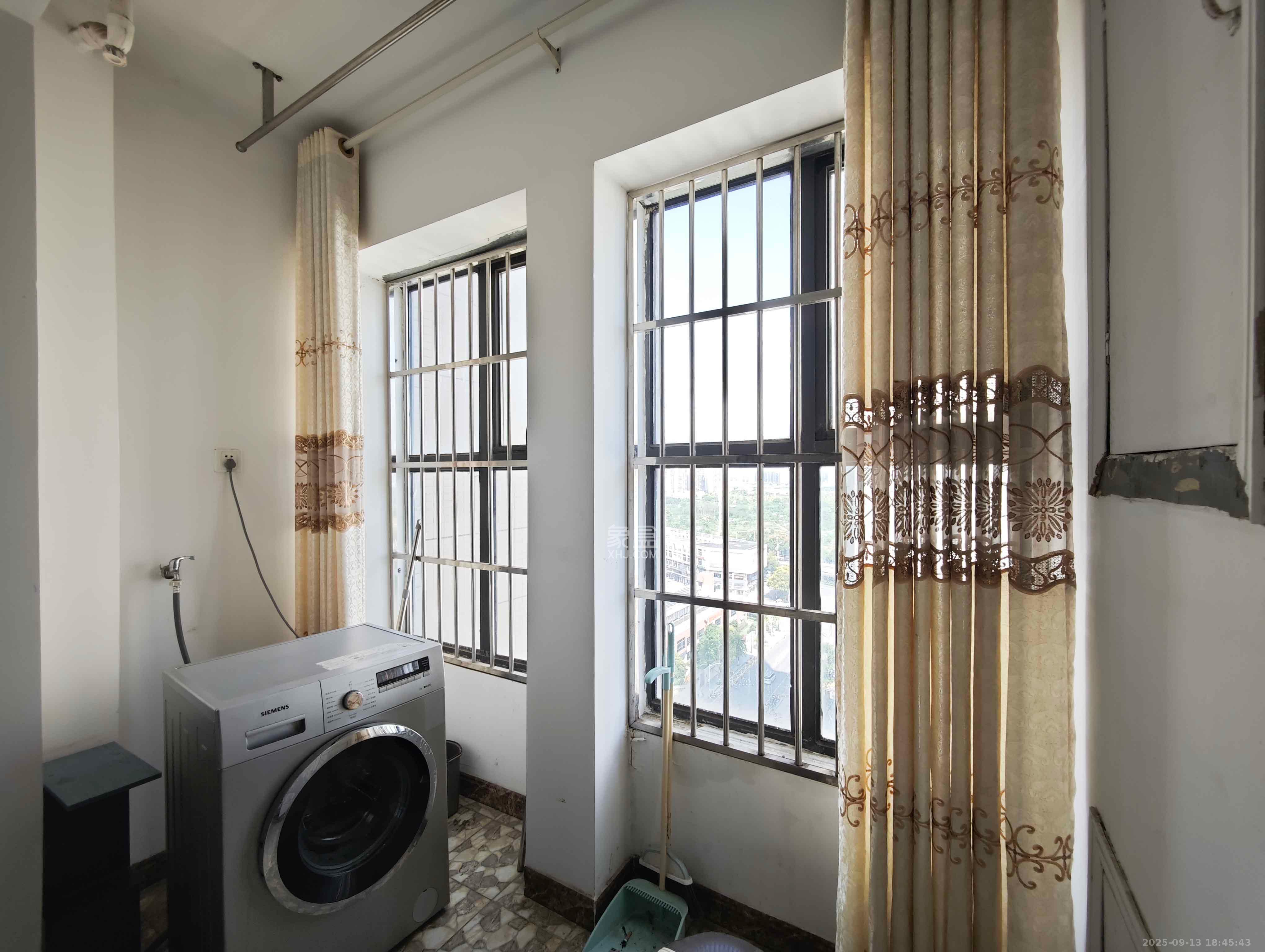 万科魅力之城 1室1厅1卫 65.0万 万科魅力之城 1室1厅1卫 65.0万阳台