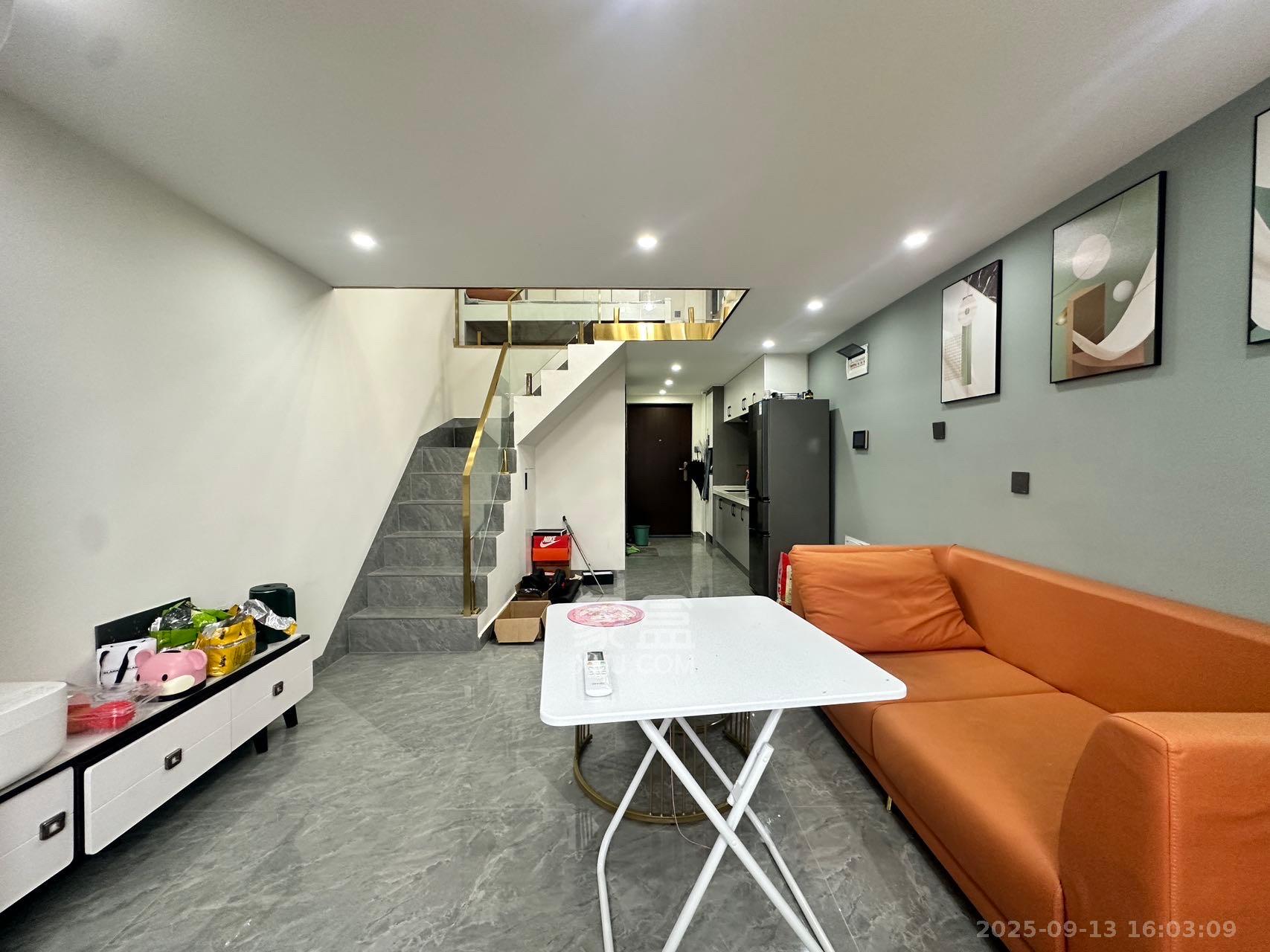 佳兆业云顶都汇 2室2厅1卫 1700.0元/月 佳兆业云顶都汇 2室2厅1卫 1700.0元/月室内图