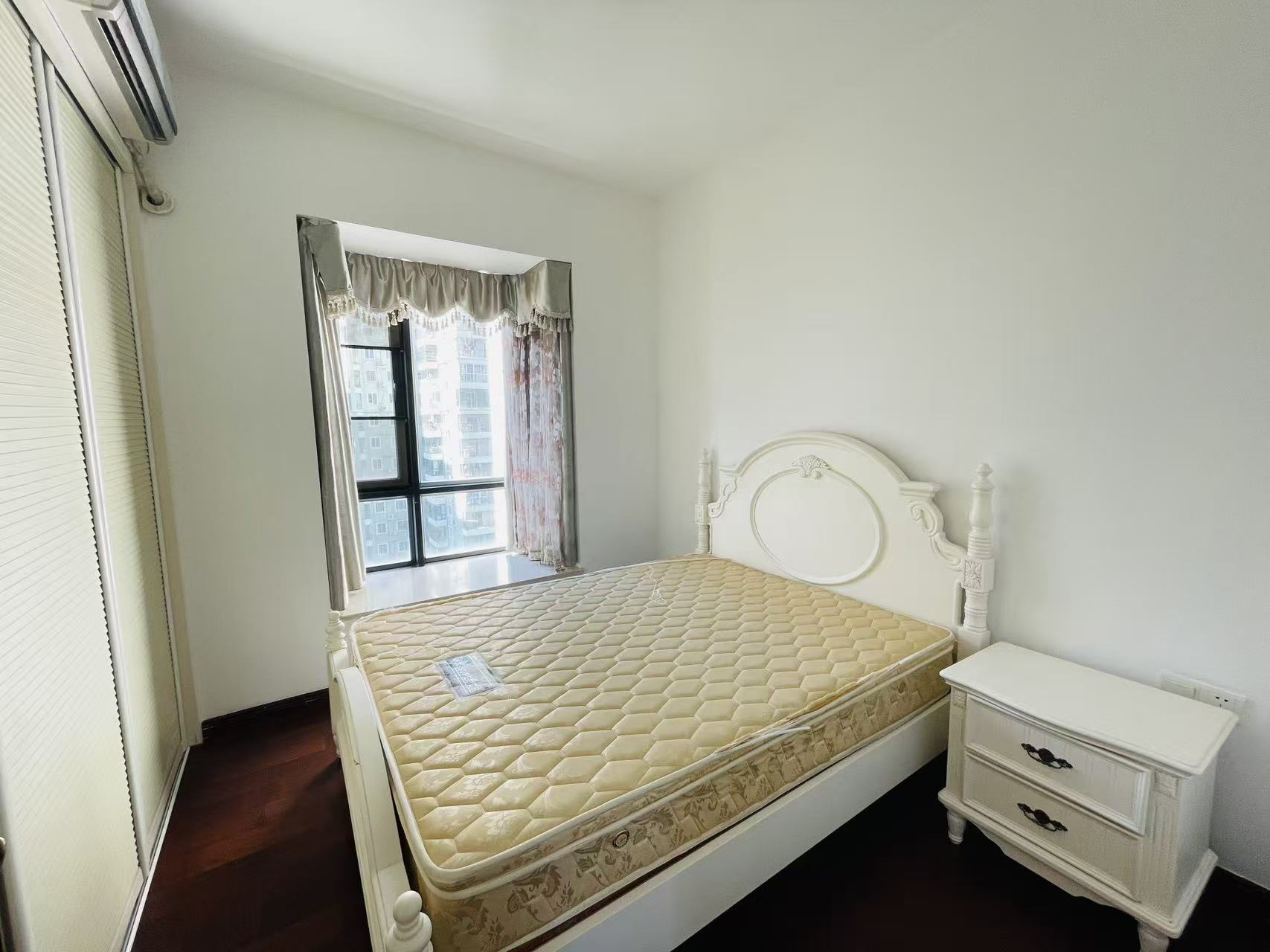 金碧文华 4室2厅2卫 4500.0元/月 金碧文华 4室2厅2卫 4500.0元/月室内图