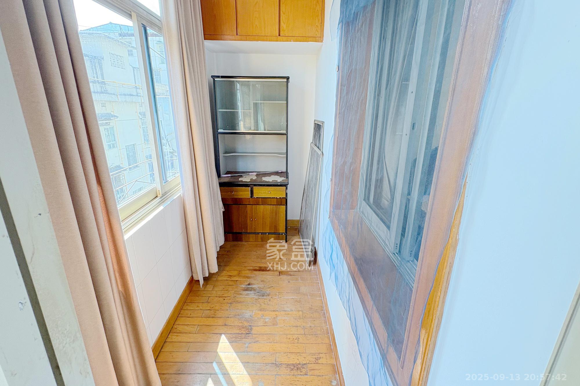 湖南省机械局宿舍（东茅街30号）  2室2厅1卫    68.0万阳台