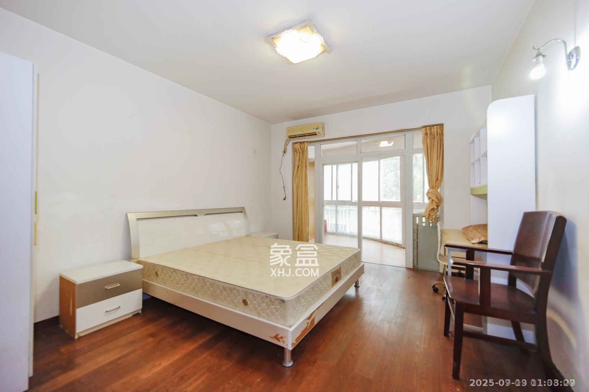 星语林名园  4室2厅2卫    3500.0元/月室内图