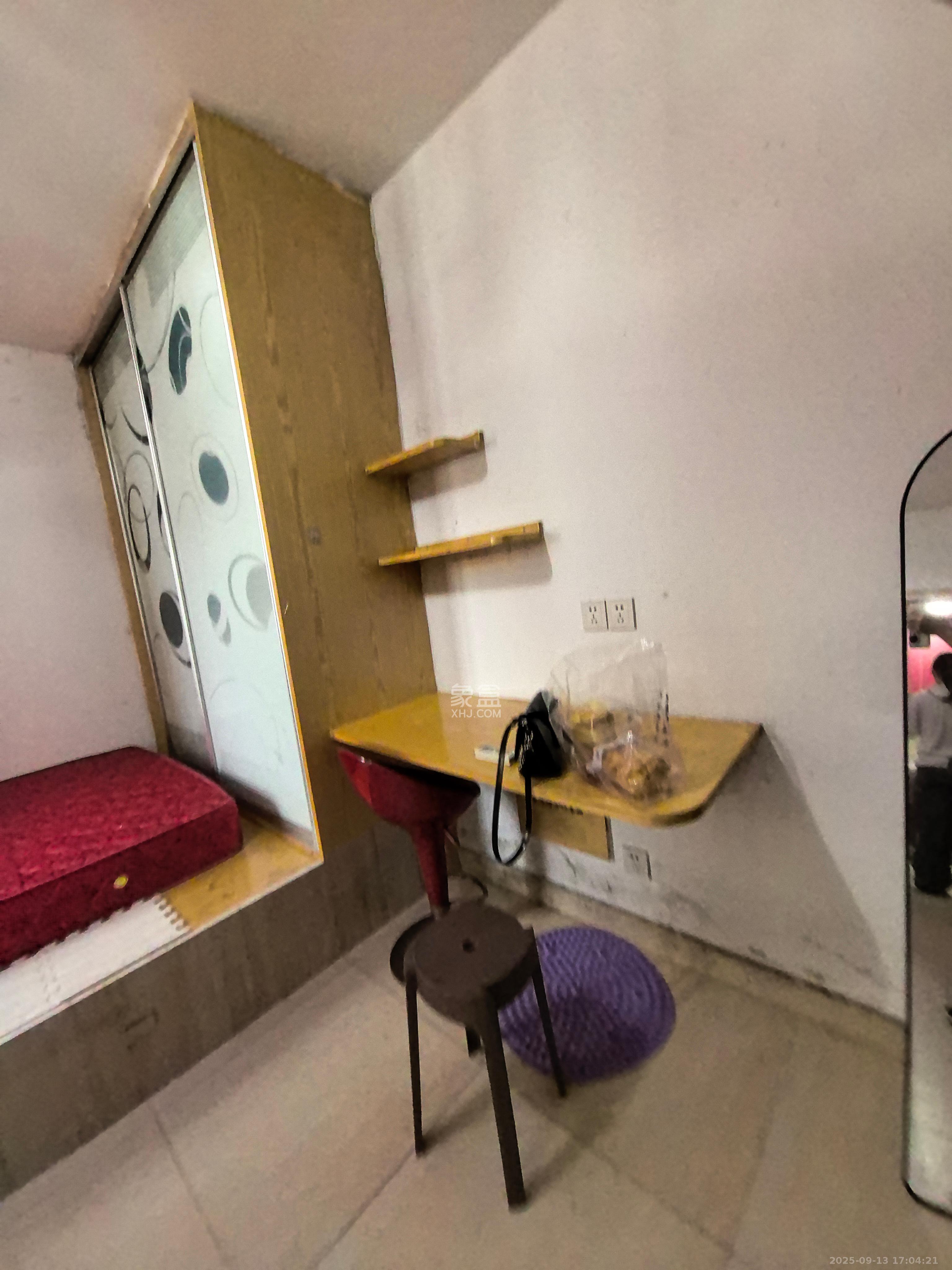 四方小区综合楼(四方嘉丽) 1室1厅1卫 1200.0元/月 四方小区综合楼(四方嘉丽) 1室1厅1卫 1200.0元/月室内图