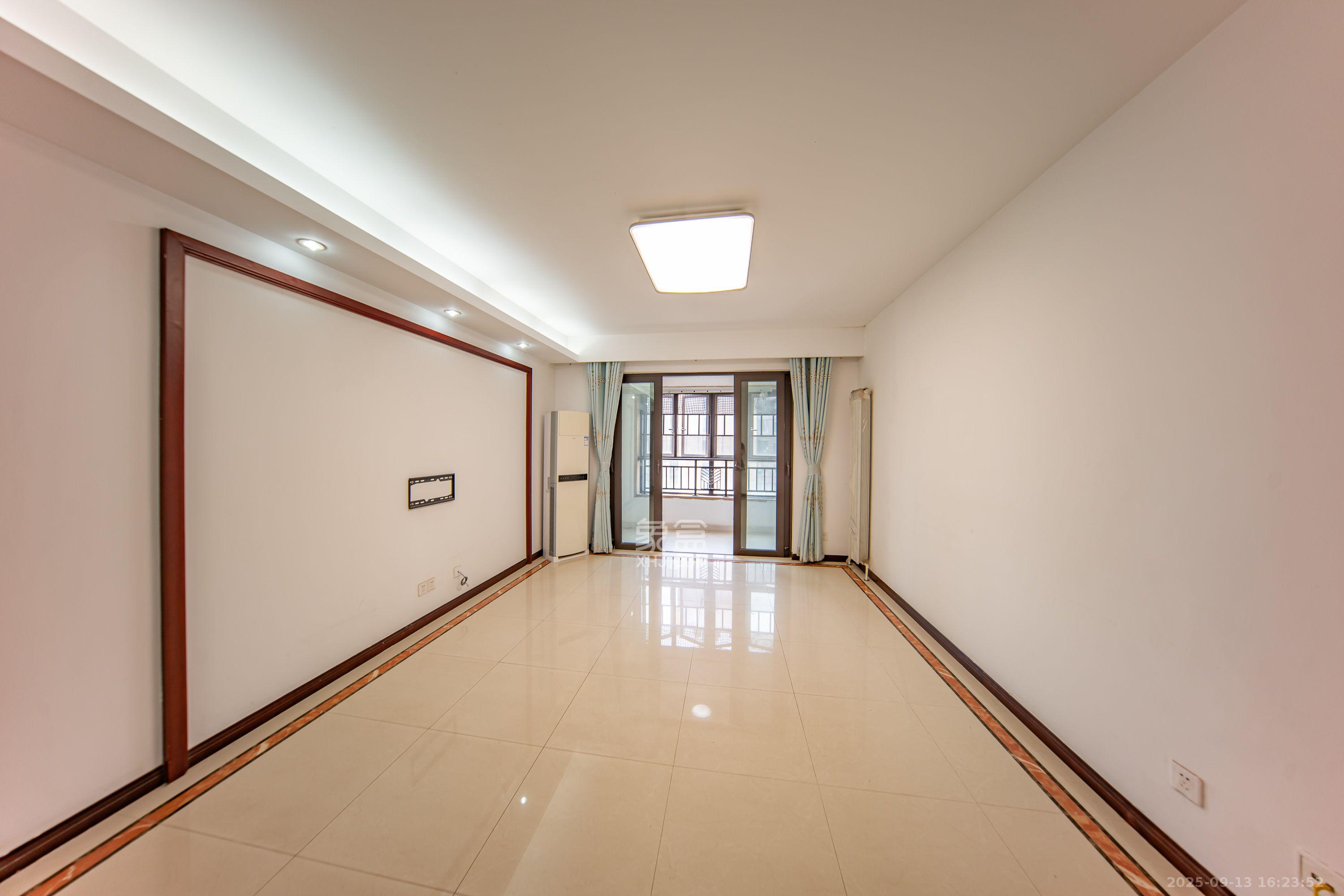 中海国际二期  3室2厅1卫    2000.0元/月 中海国际二期  3室2厅1卫    2000.0元/月