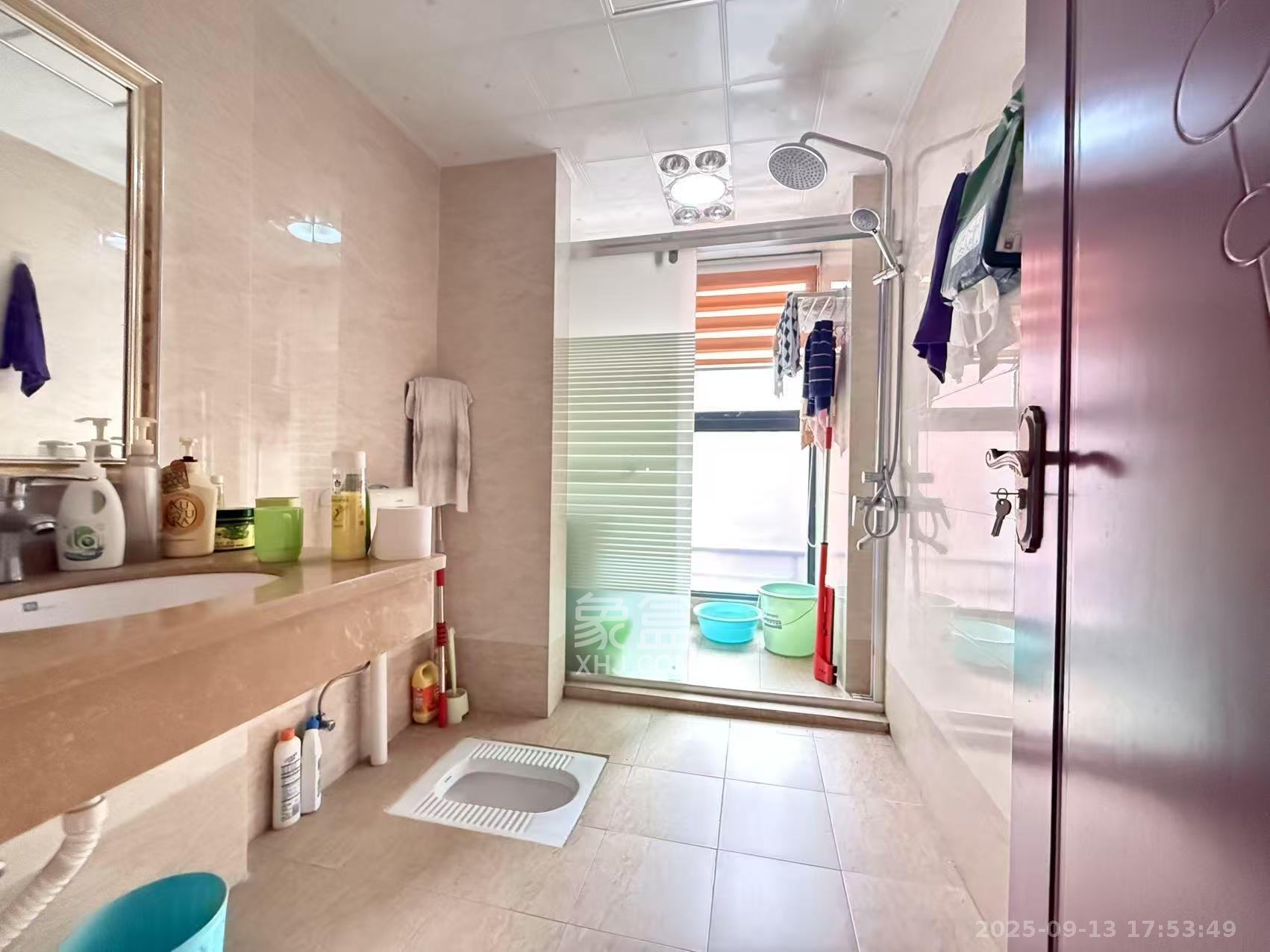 盛地尊域 4室2厅2卫 2000.0元/月 盛地尊域 4室2厅2卫 2000.0元/月室内图