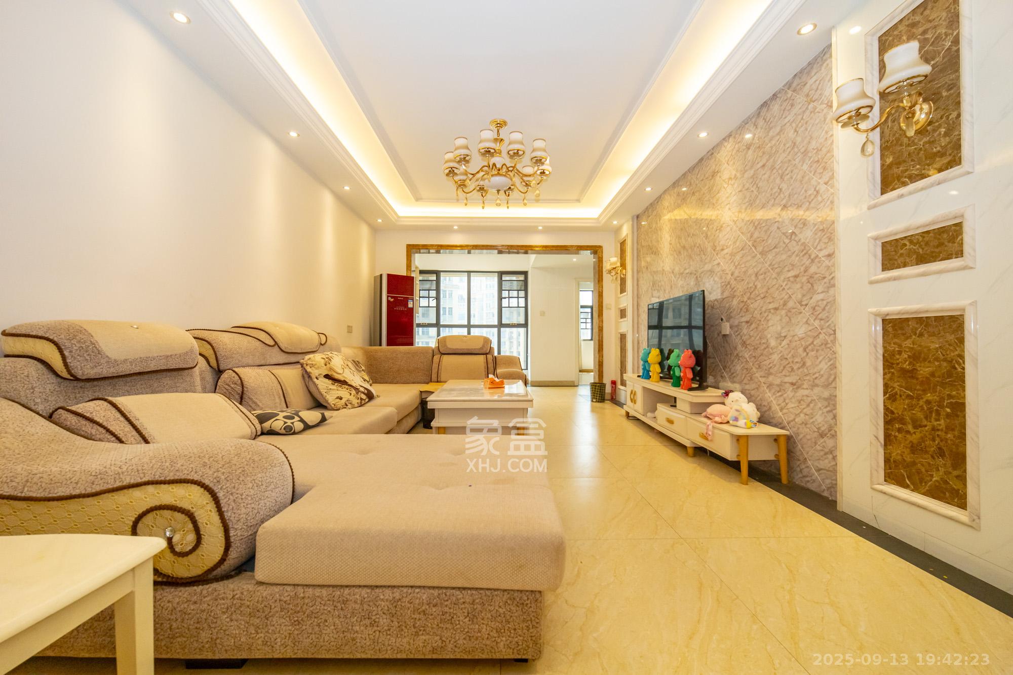 悦湖山  3室2厅1卫    69.0万 悦湖山  3室2厅1卫    69.0万