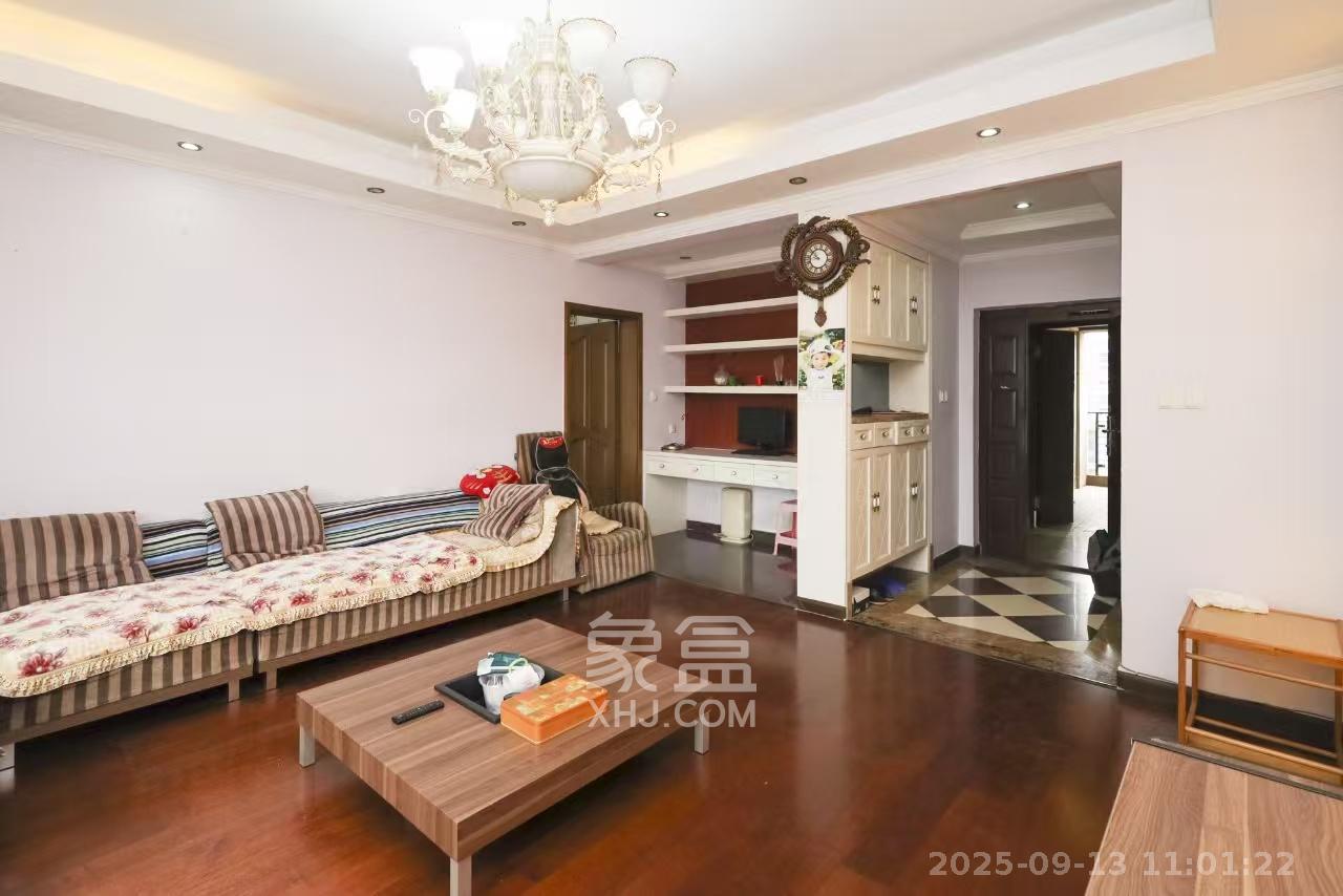 郡原广场 4室2厅2卫 3800.0元/月 郡原广场 4室2厅2卫 3800.0元/月室内图