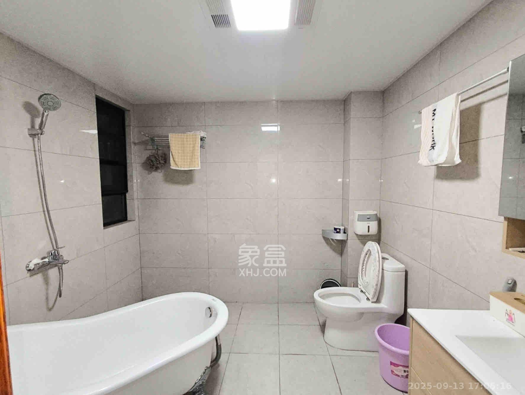 保利城（中航城国际社区、郡原美村）  4室2厅2卫   3800.00元/月室内图