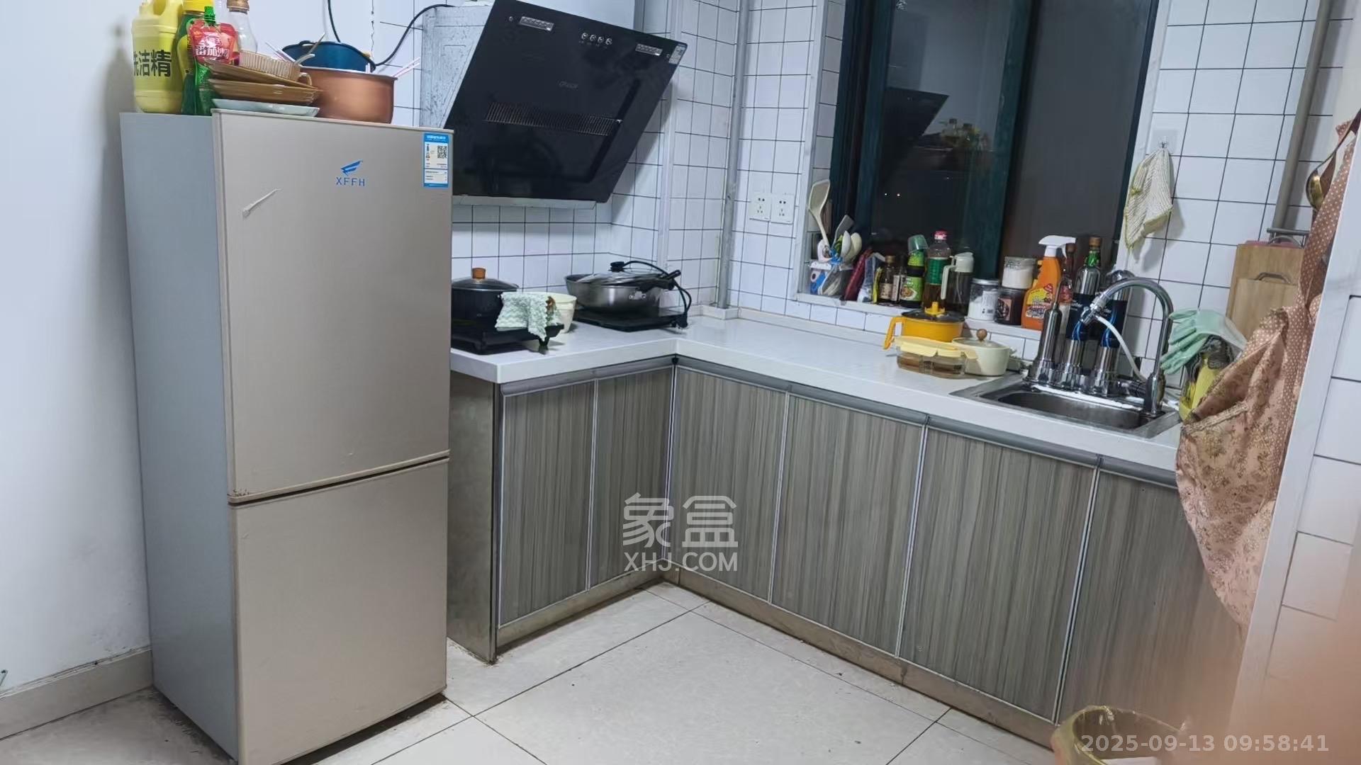 财富名园 1室0厅1卫 1100.0元/月 财富名园 1室0厅1卫 1100.0元/月室内图