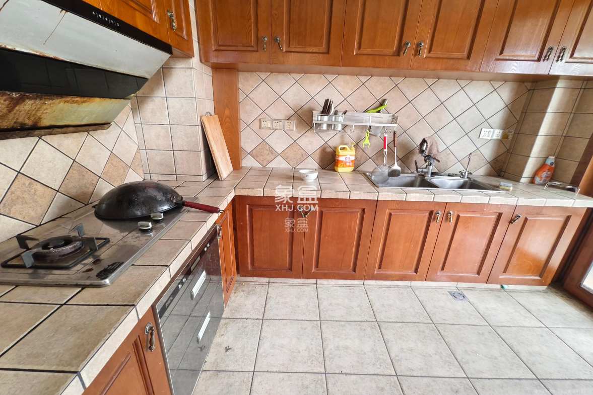 丽发新城 3室2厅2卫 2500.0元/月 丽发新城 3室2厅2卫 2500.0元/月室内图