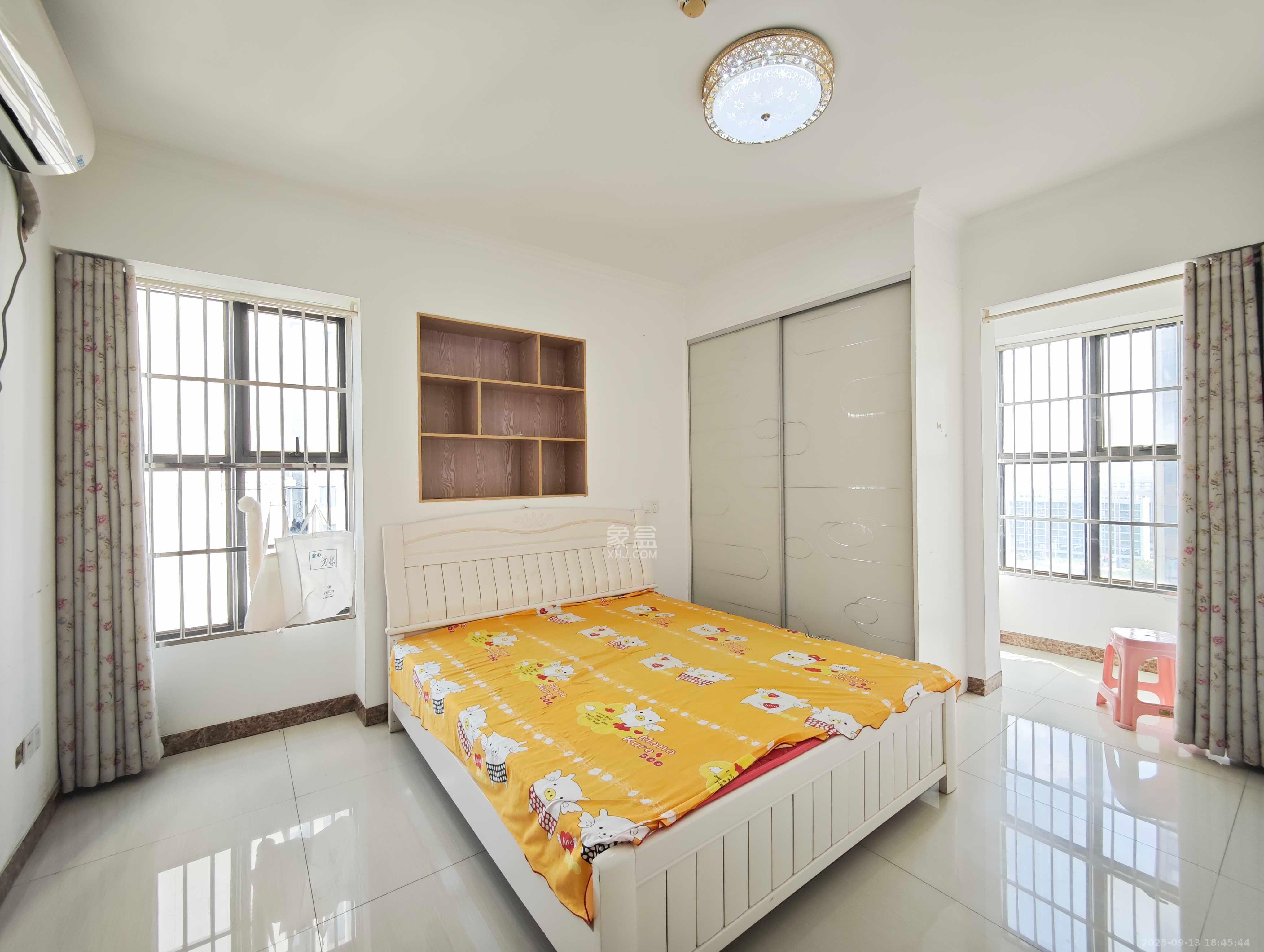 万科魅力之城  1室1厅1卫    65.0万卧室