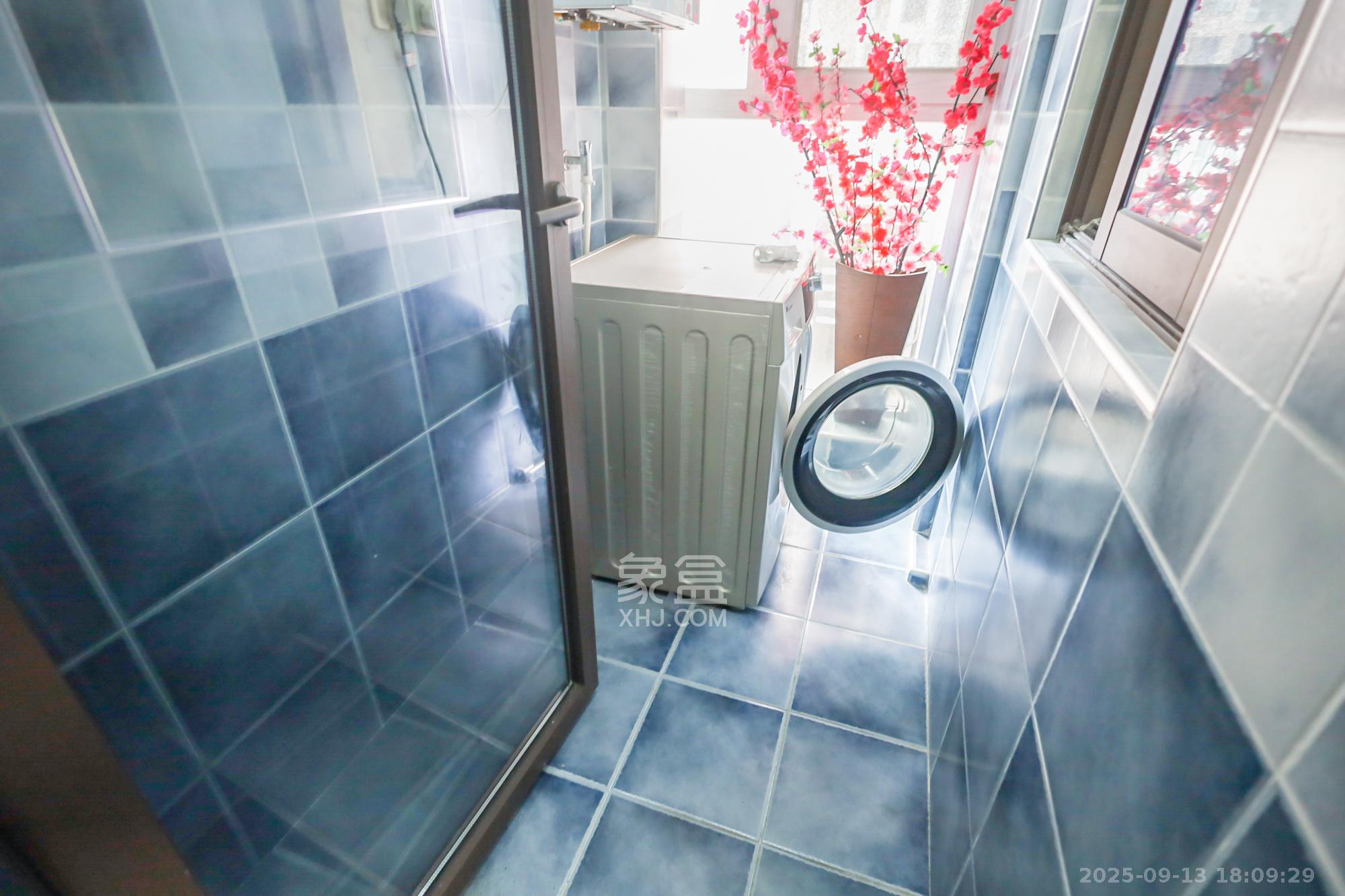 世茂外滩里(世茂铂翠湾三期) 3室2厅1卫 165.0万 世茂外滩里(世茂铂翠湾三期) 3室2厅1卫 165.0万卫生间