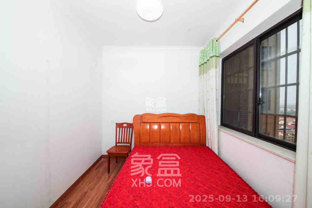 华润置地广场一期  3室2厅1卫    2200.0元/月 华润置地广场一期  3室2厅1卫    2200.0元/月室内图