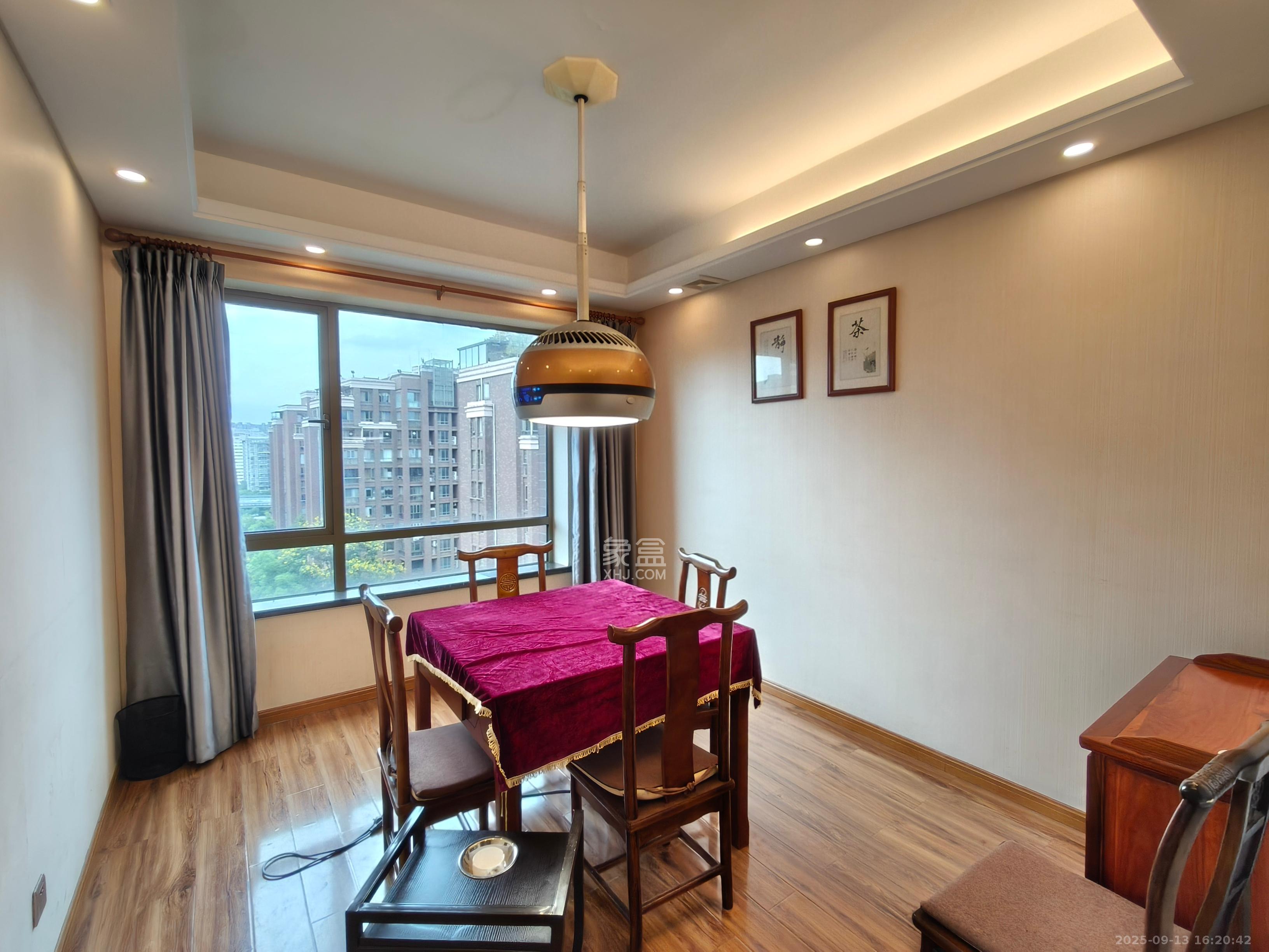 奥林匹克花园  4室2厅2卫    7800.0元/月室内图