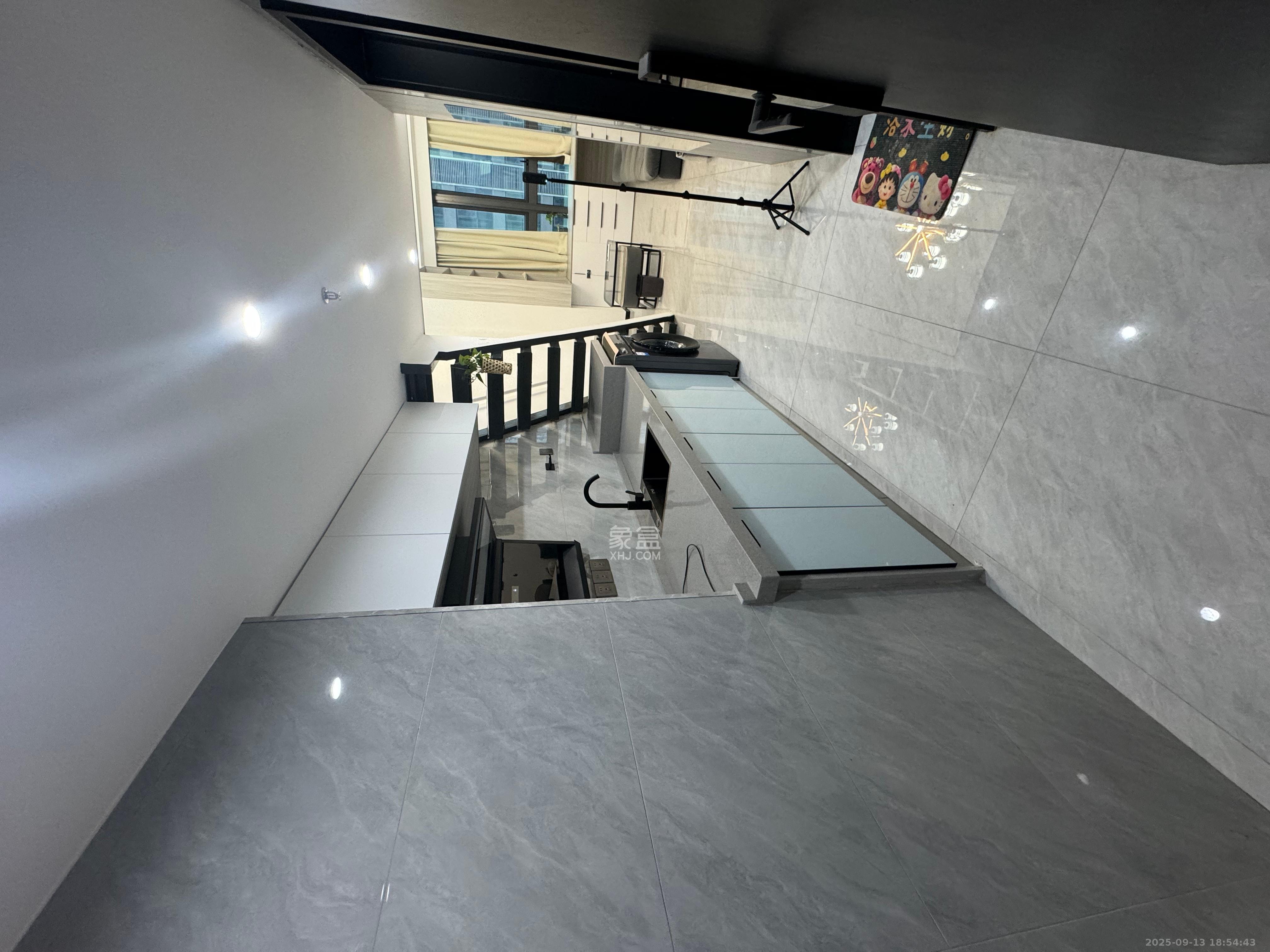 绿地商务广场  1室1厅1卫    1700.0元/月 绿地商务广场  1室1厅1卫    1700.0元/月室内图